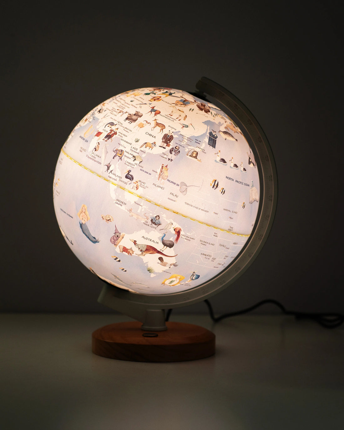 Wonderstuff Wildlife World Globe