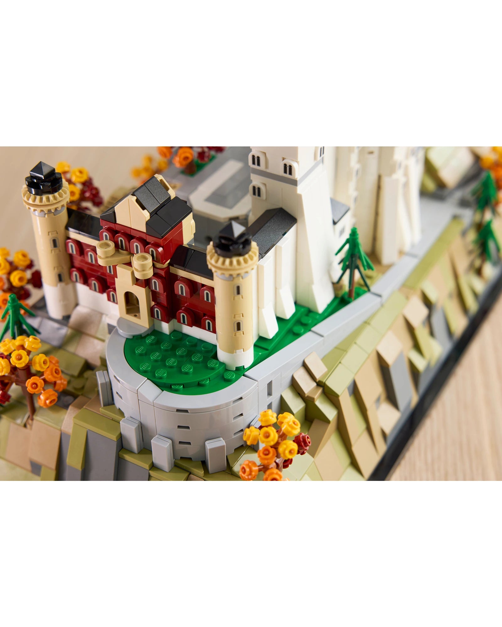 21063 Neuschwanstein Castle