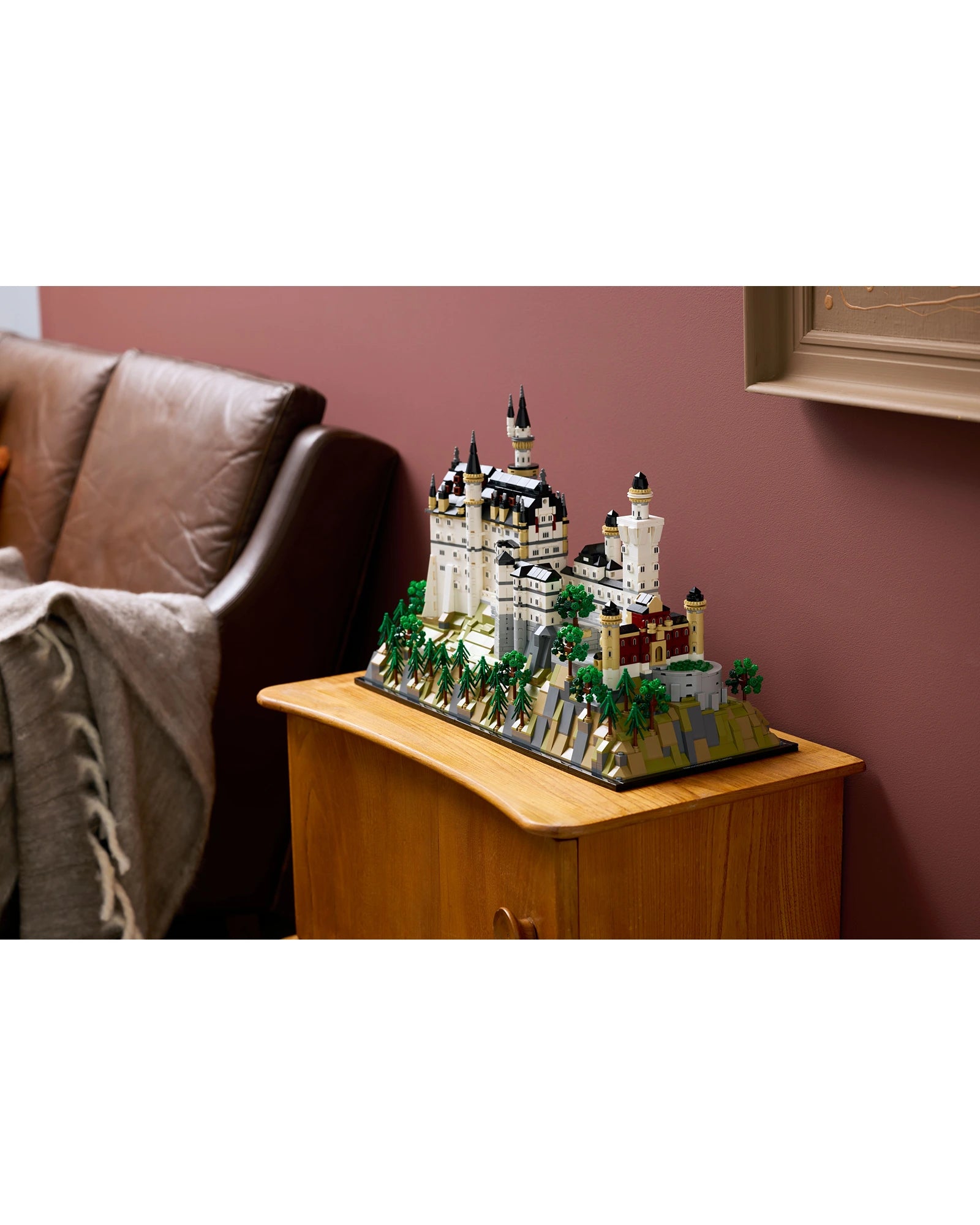 21063 Neuschwanstein Castle