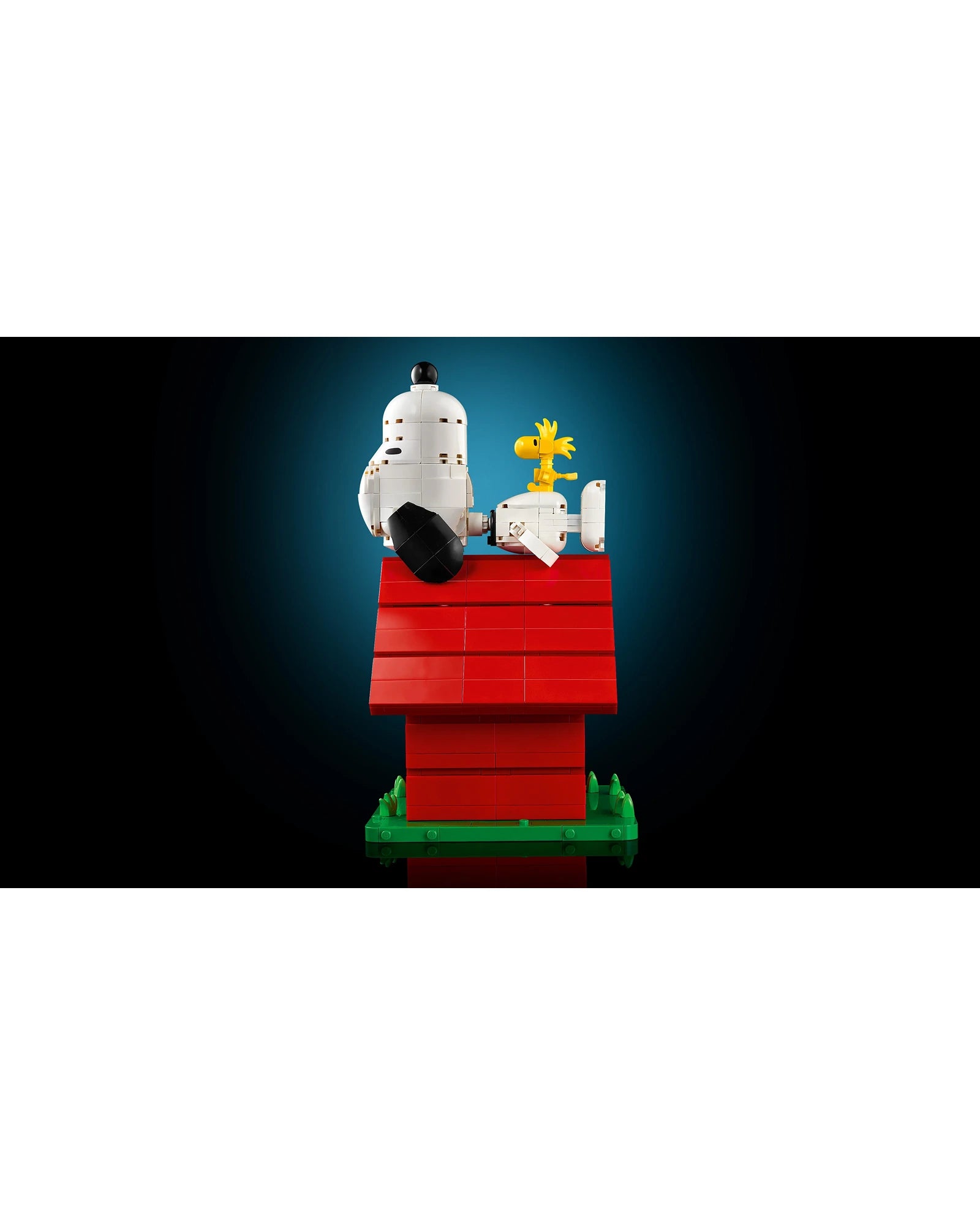21368 Peanuts: Snoopys Doghouse