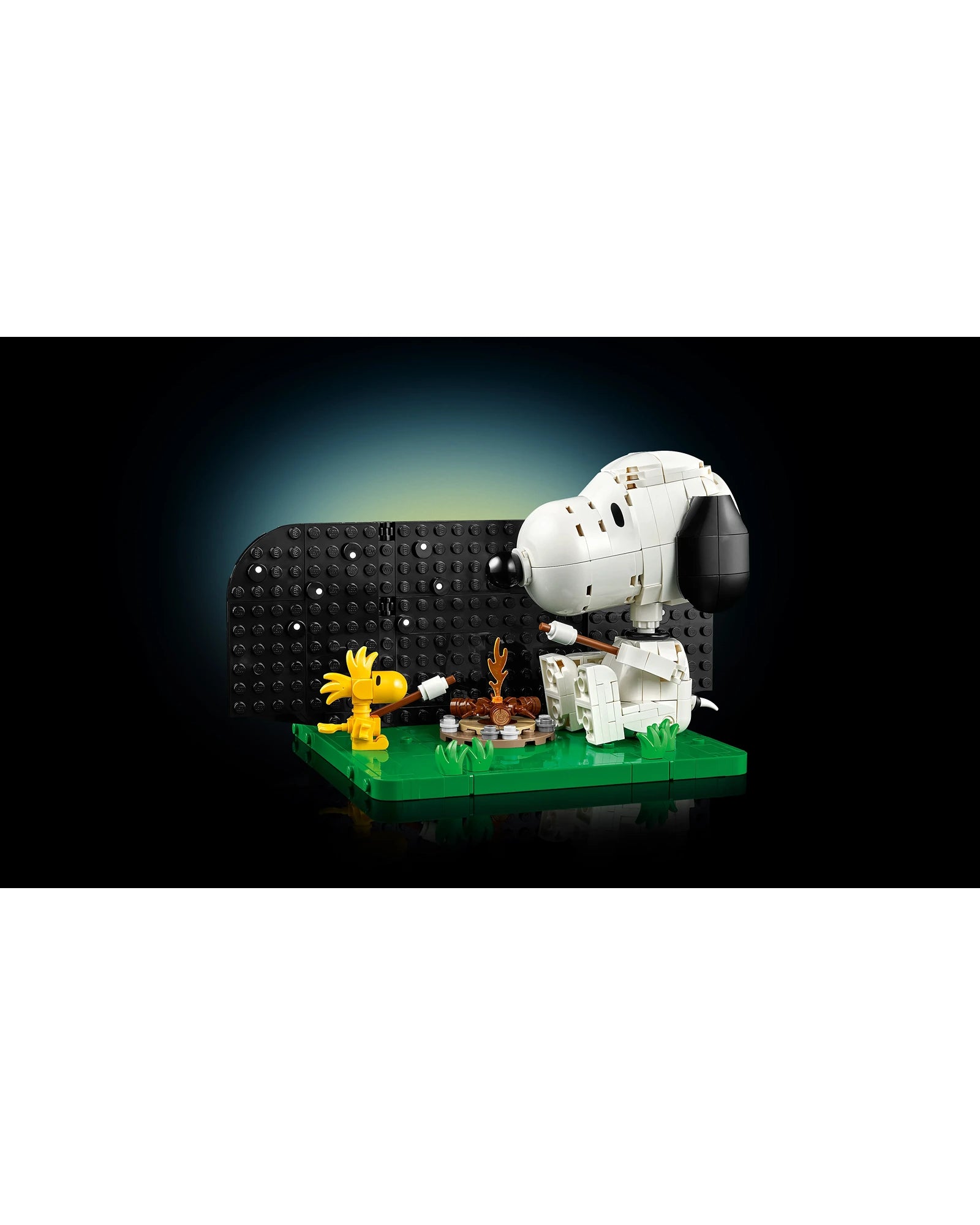 21368 Peanuts: Snoopys Doghouse