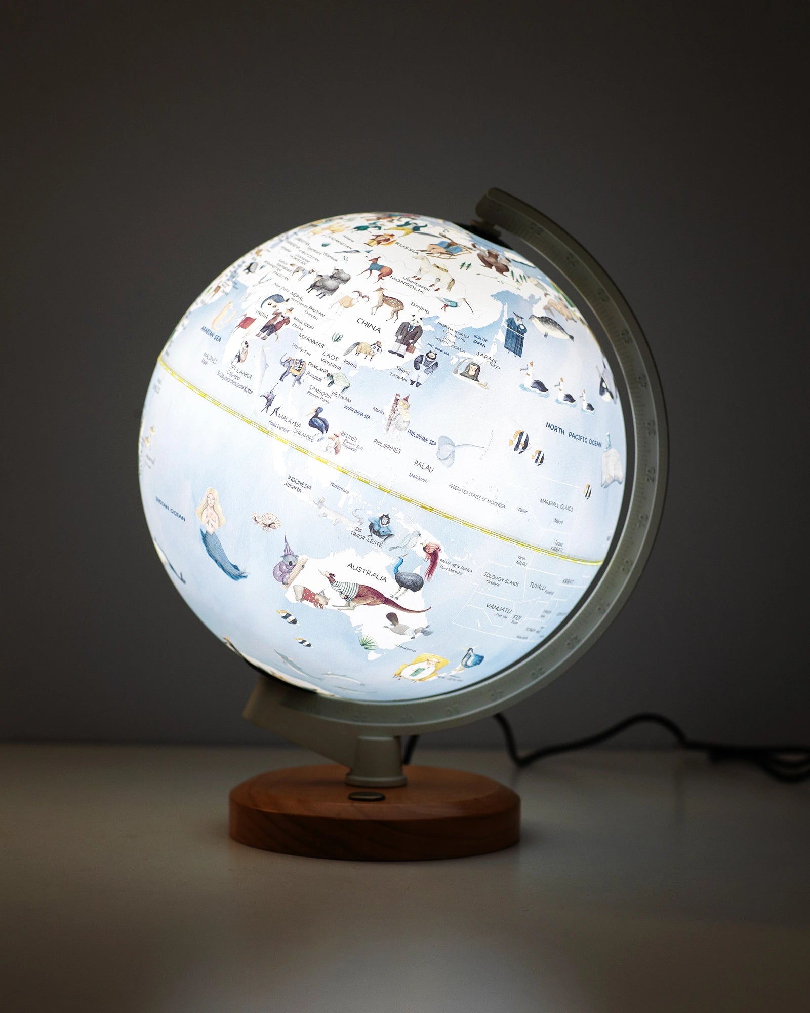 Wildlife World Globe