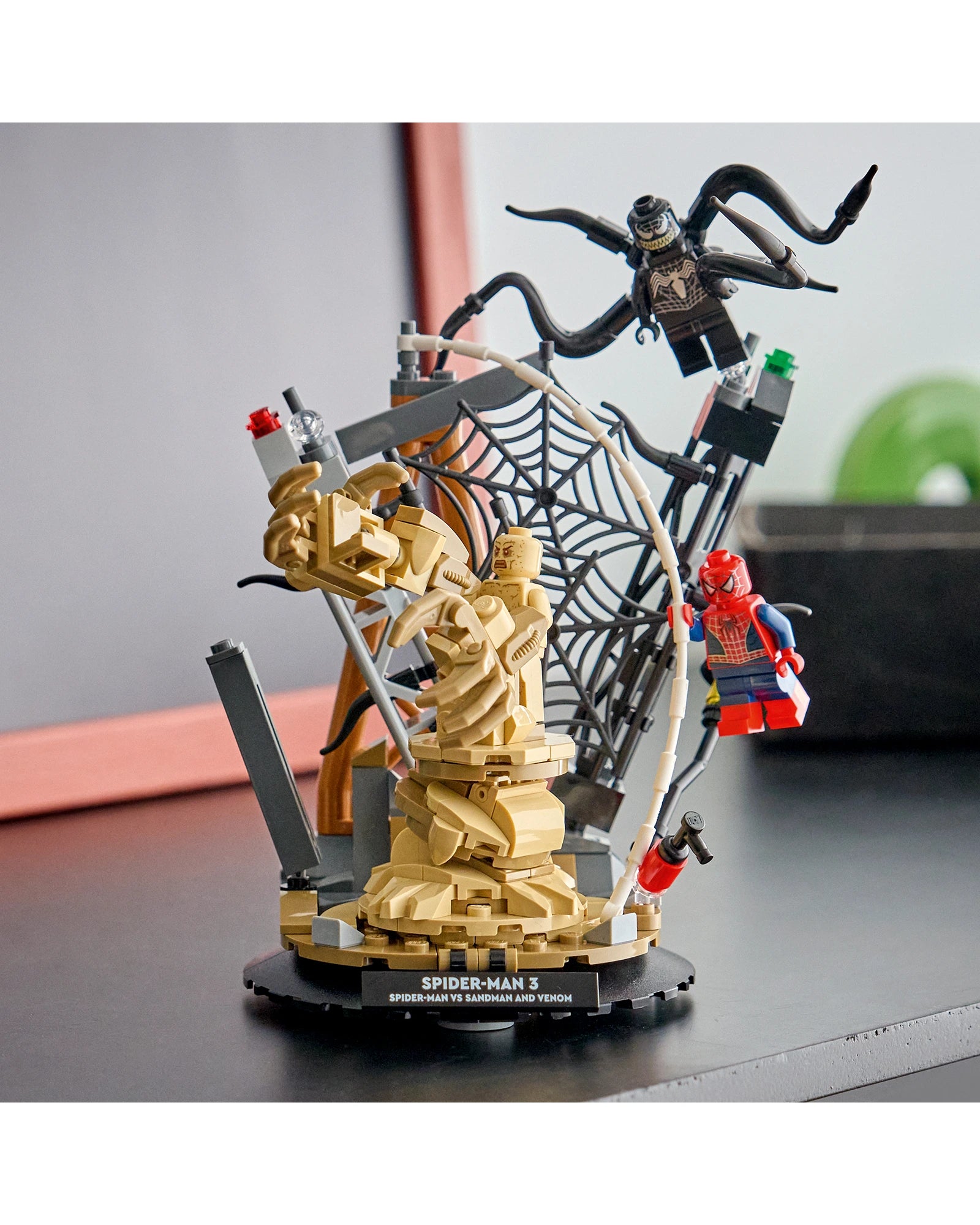 76334 Epic Battle Spiderman vs Sandman