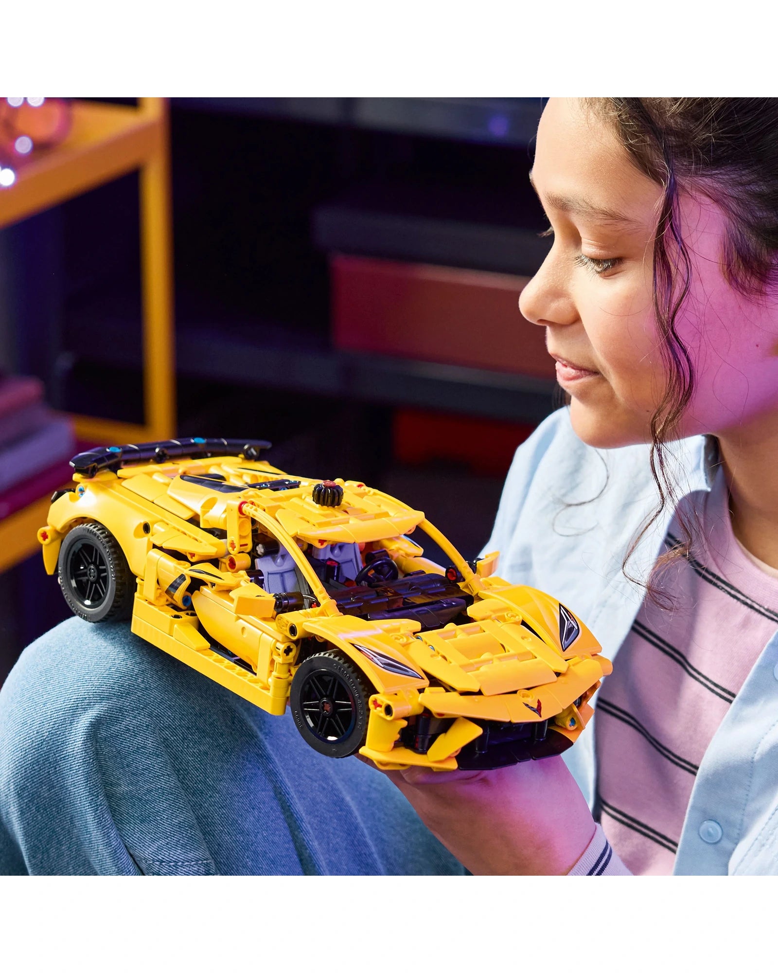 42205 Chevrolet Corvette Stingray Car