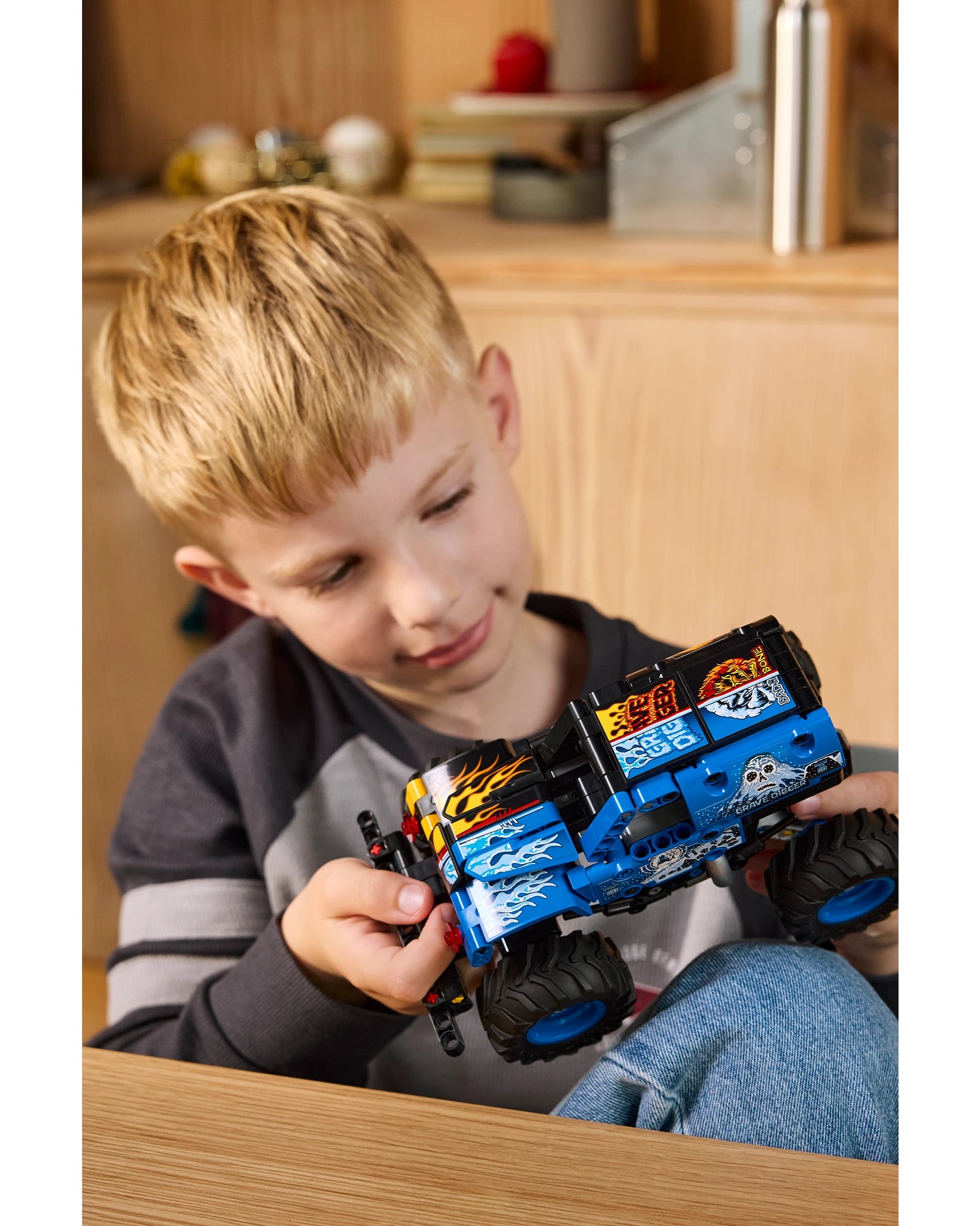 42219 Monster Jam Grave Digger Fire and Ice