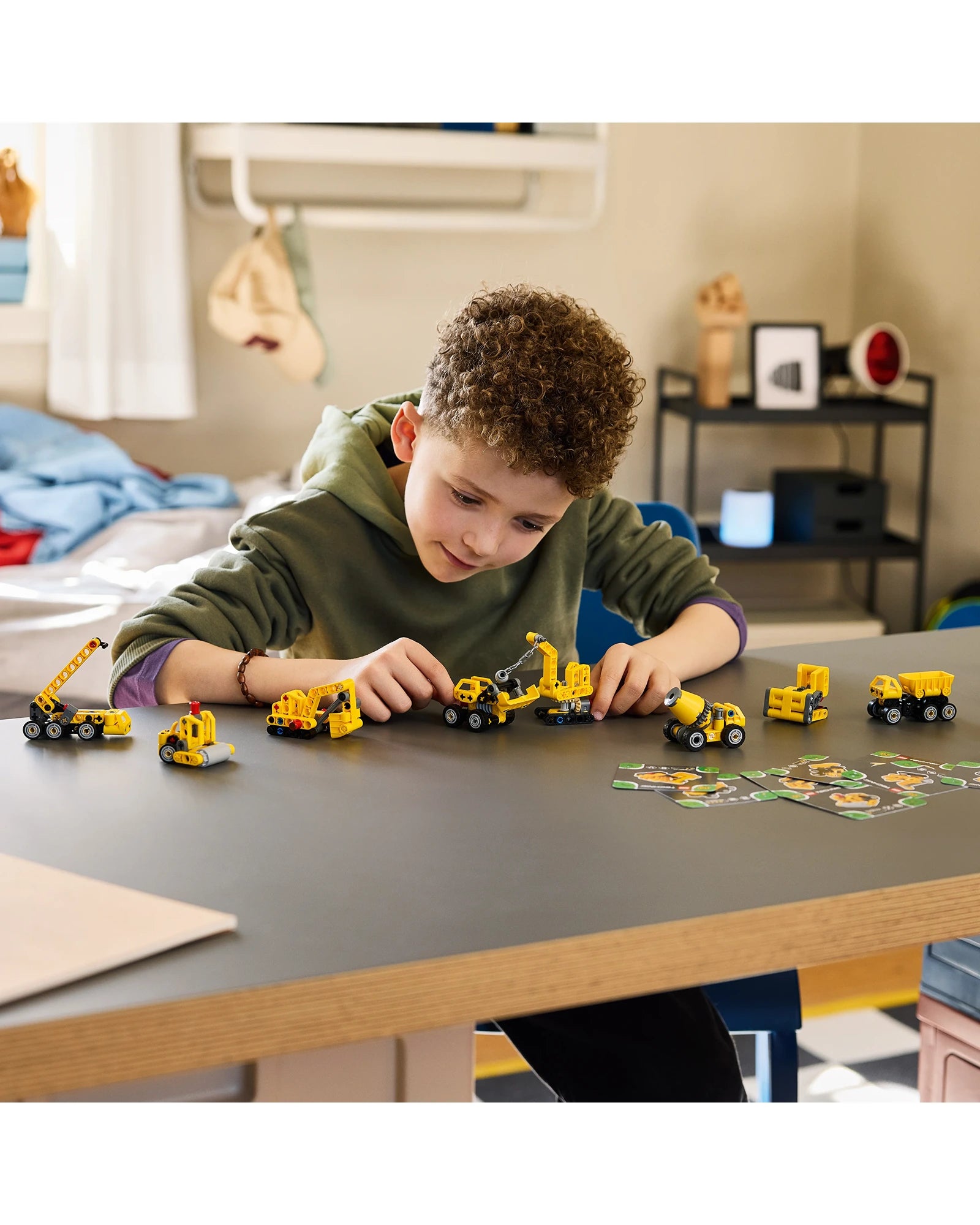 42233 Mighty Machines Collectible