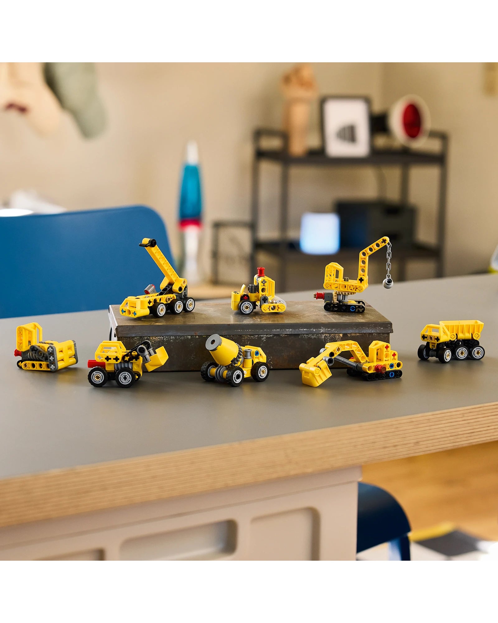 42233 Mighty Machines Collectible