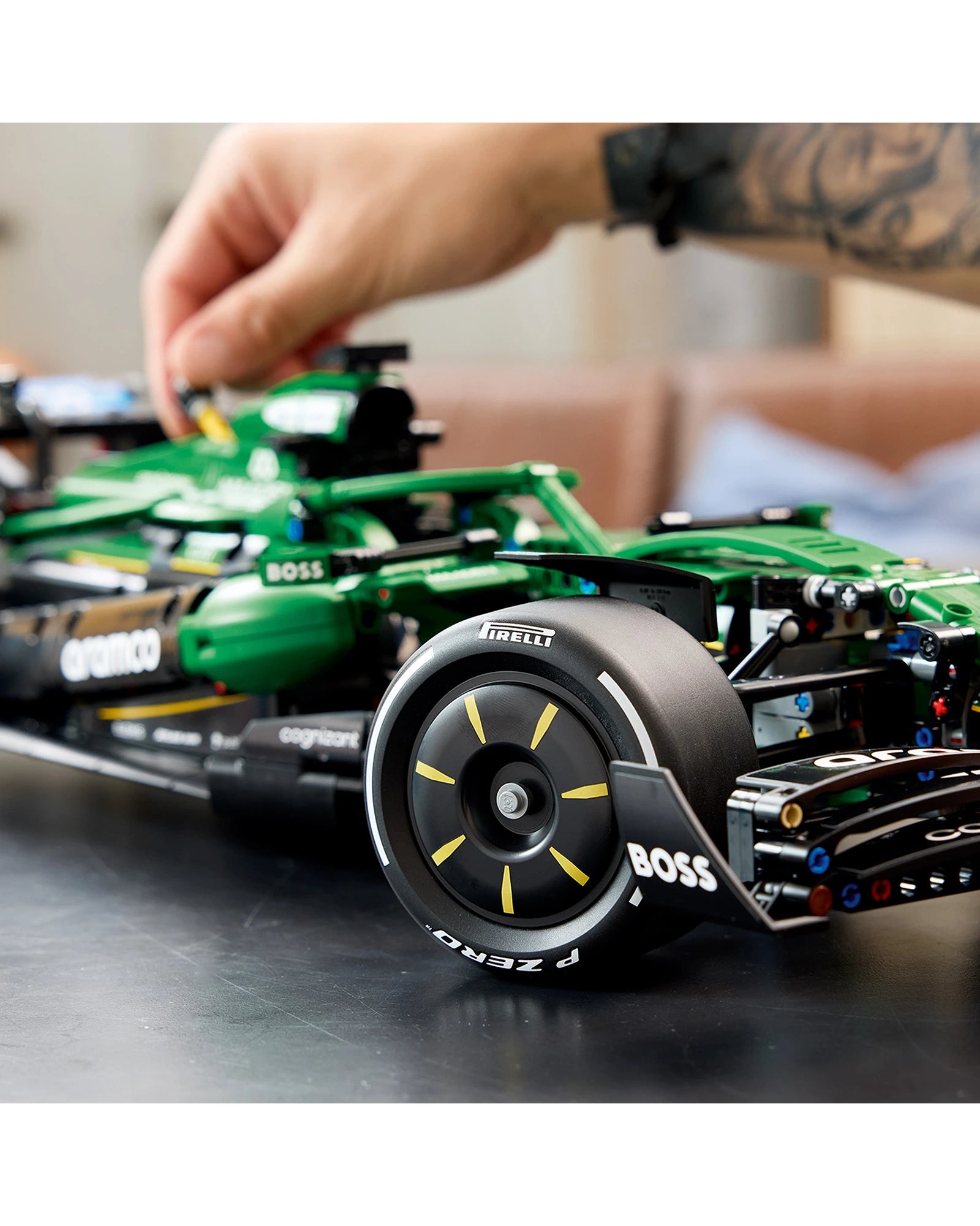 42240 Aston Martin F1 Car