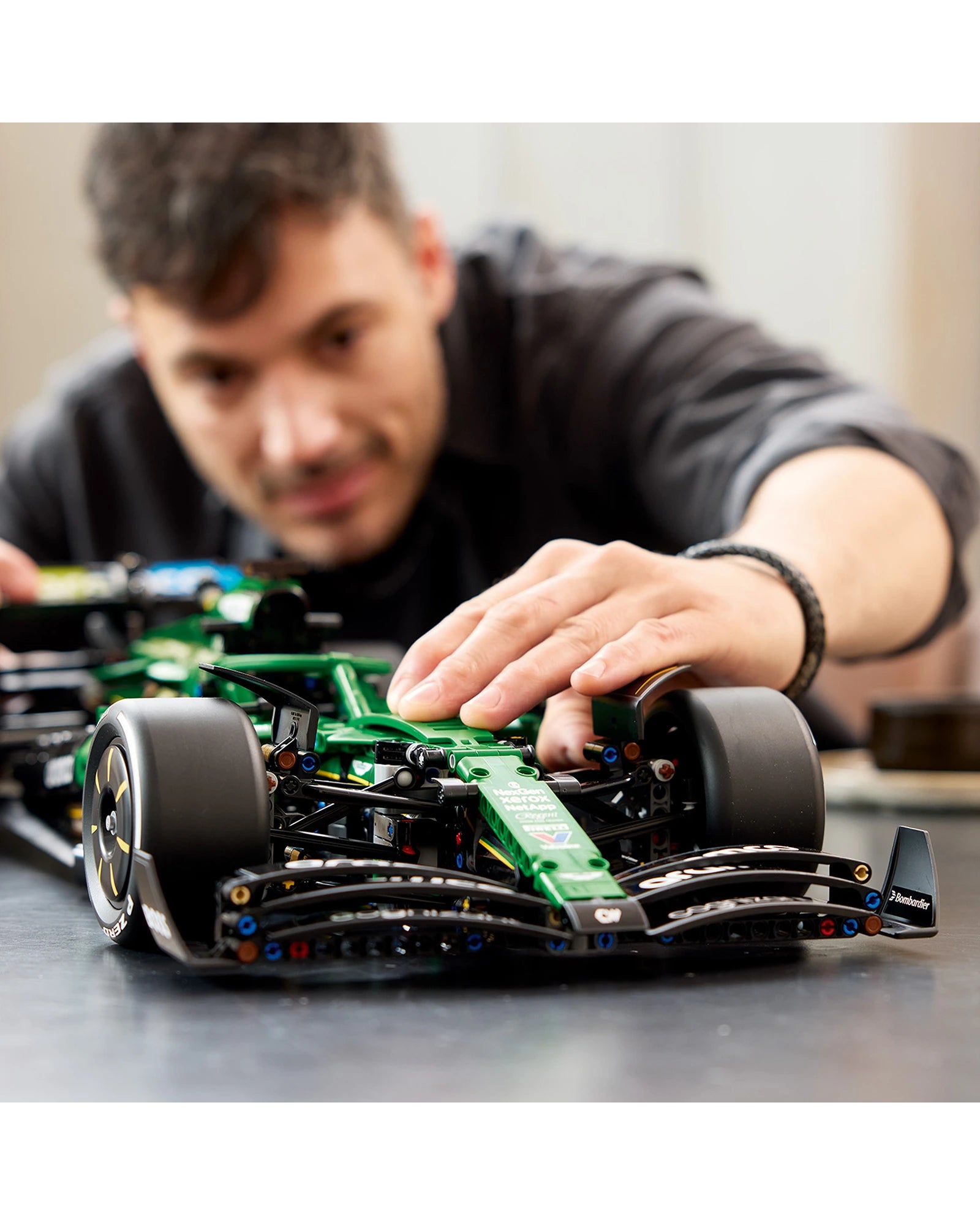 42240 Aston Martin F1 Car