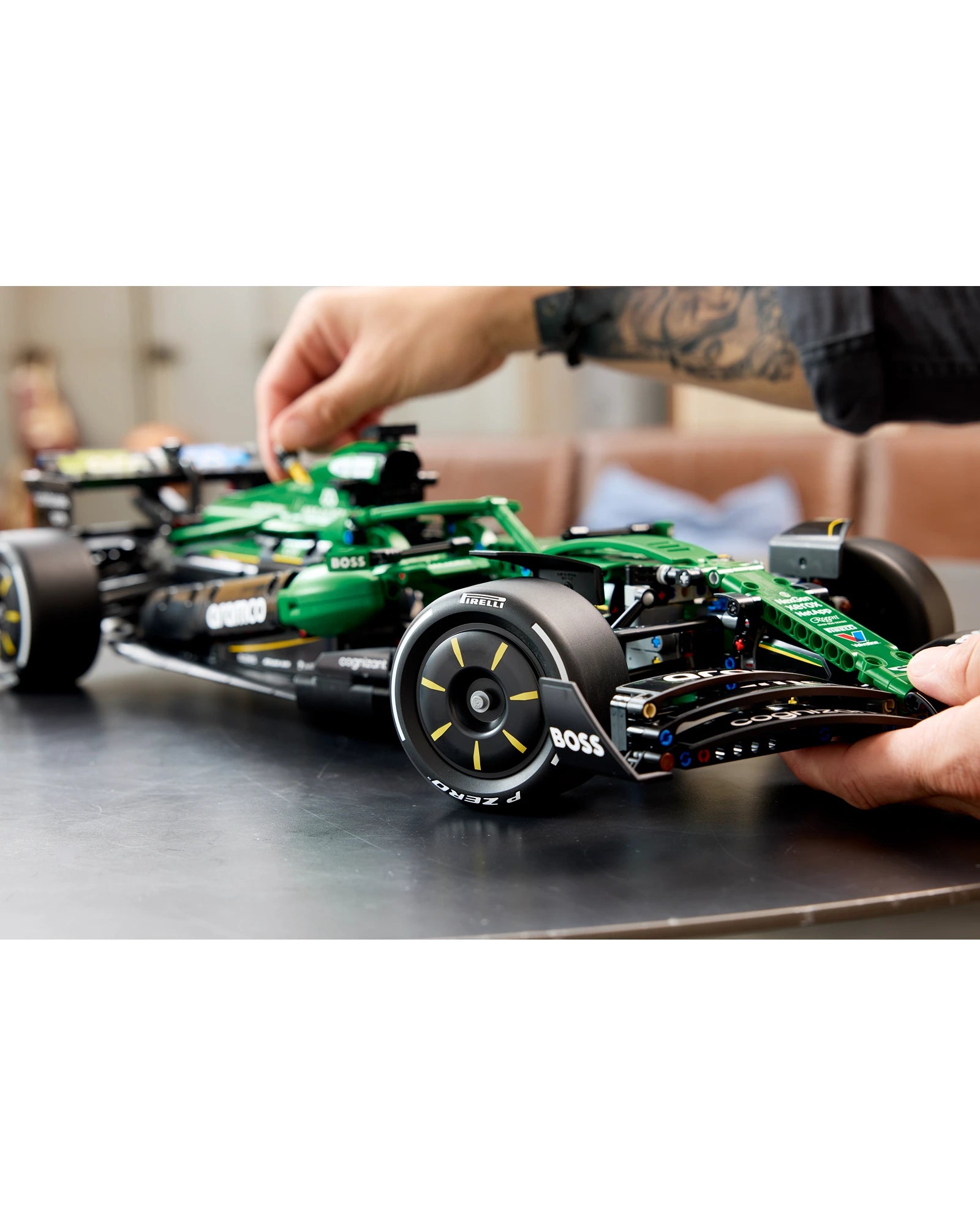 42240 Aston Martin F1 Car