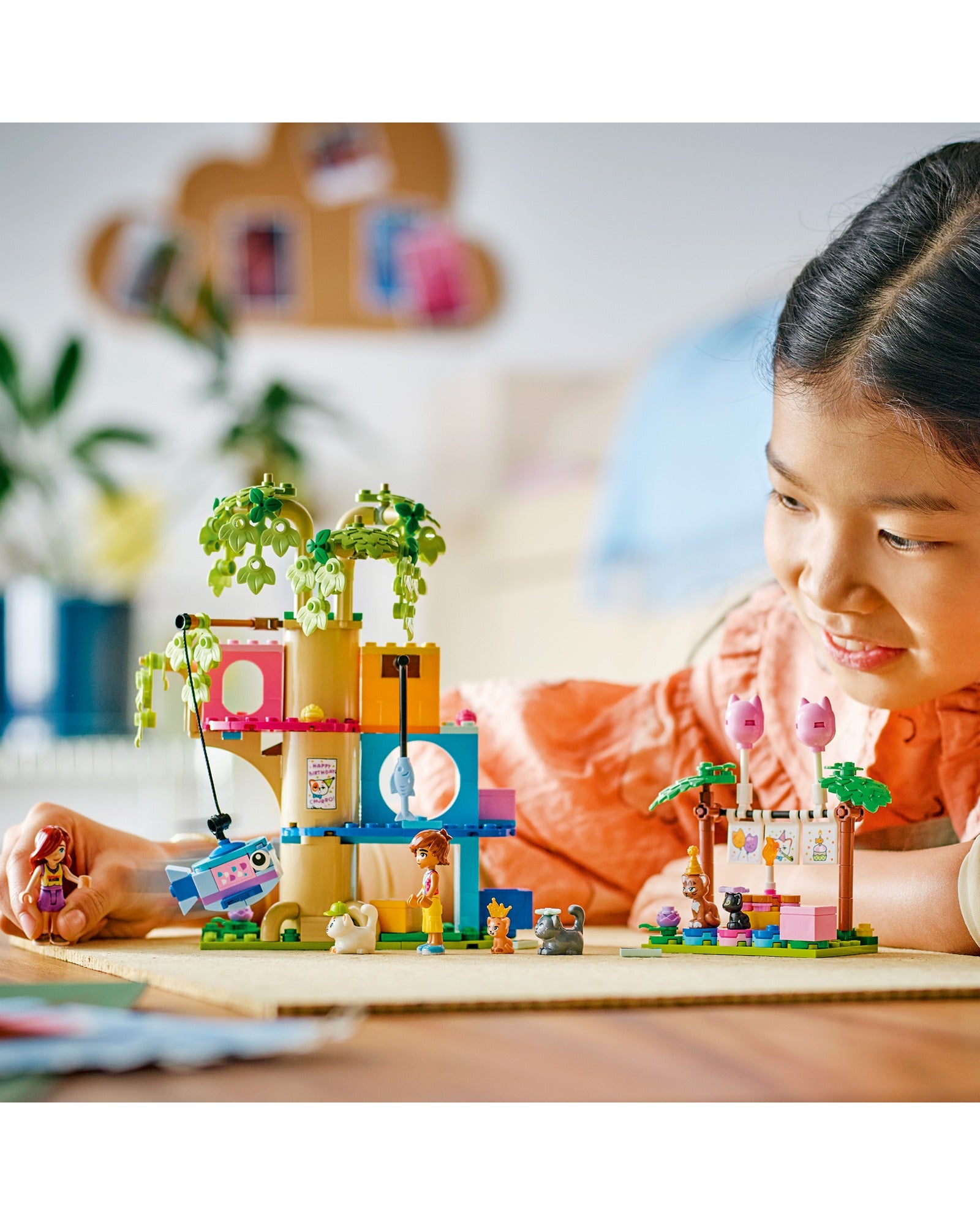 42666 Cat Birthday Party & Tree House