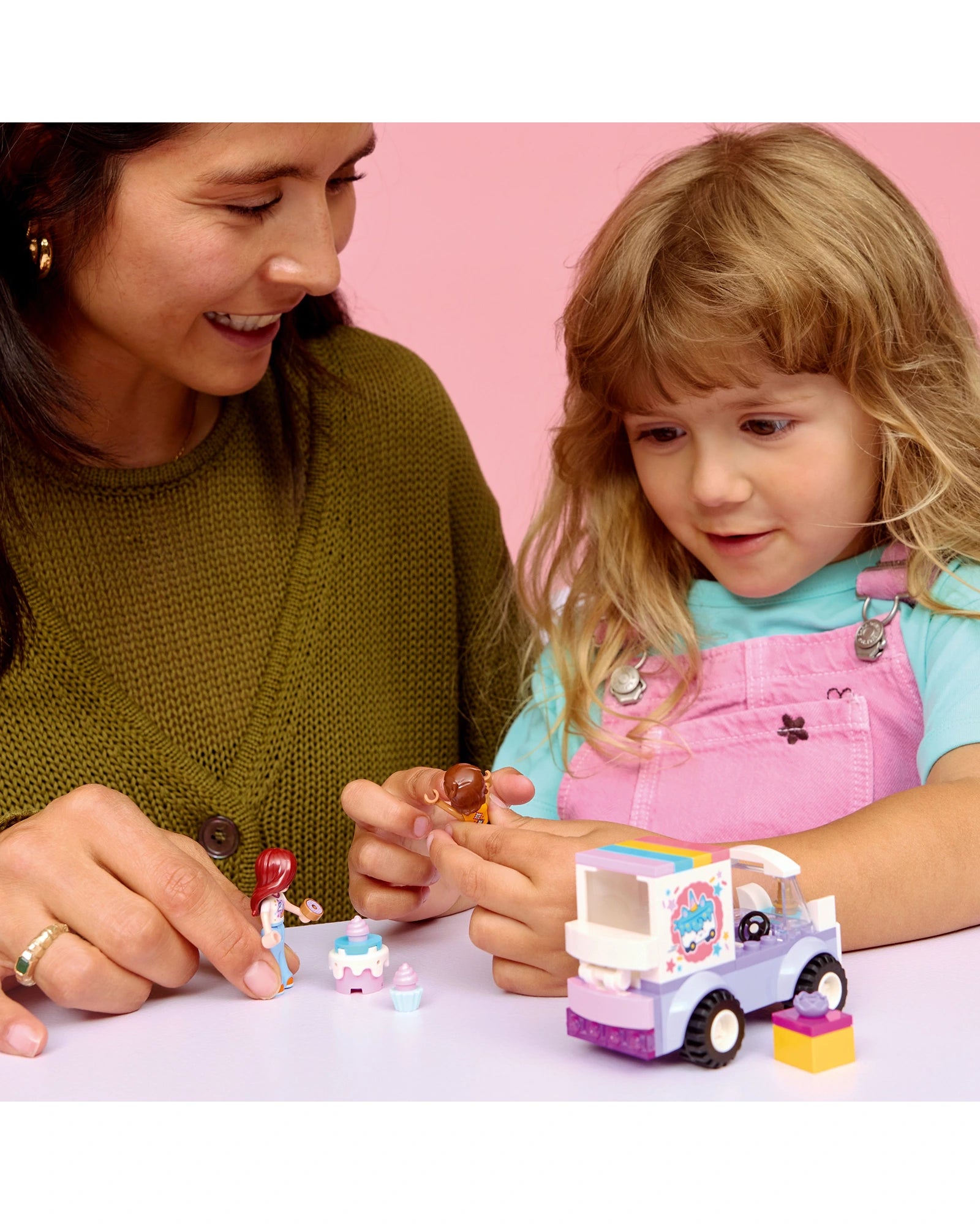 42675 Unicorn Cake Delivery Car