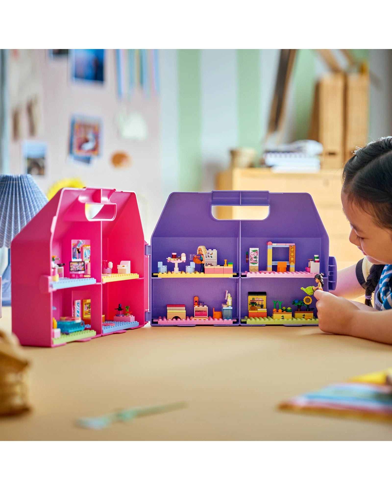 42697 Creative Dollhouse Suitcase