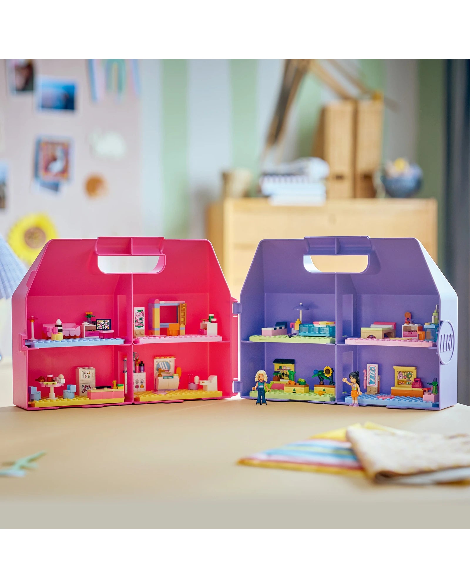 42697 Creative Dollhouse Suitcase