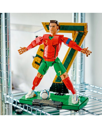43016 Cristiano Ronaldo Football Legend