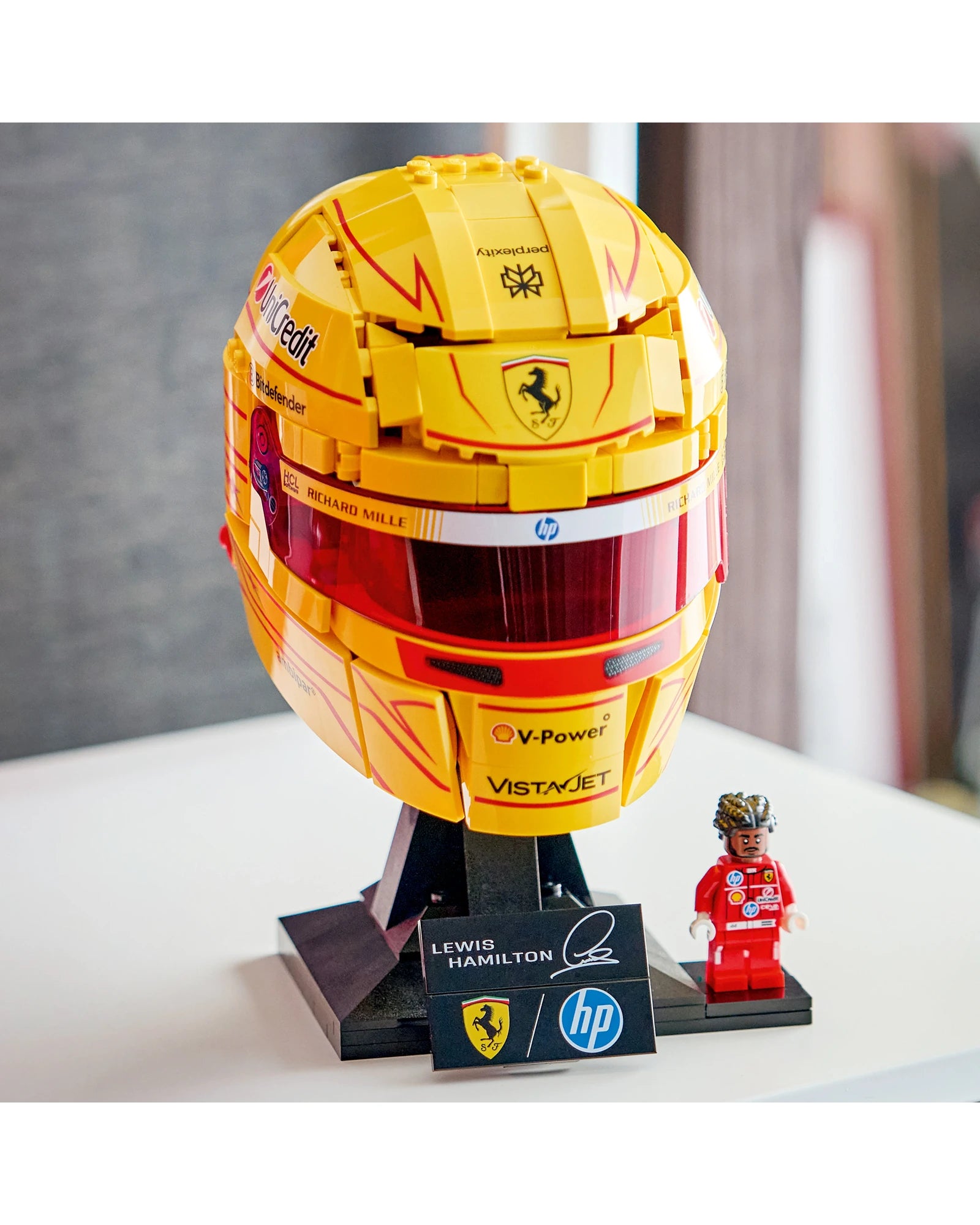 43022 Scuderia Ferrari Lewis Hamilton Helmet