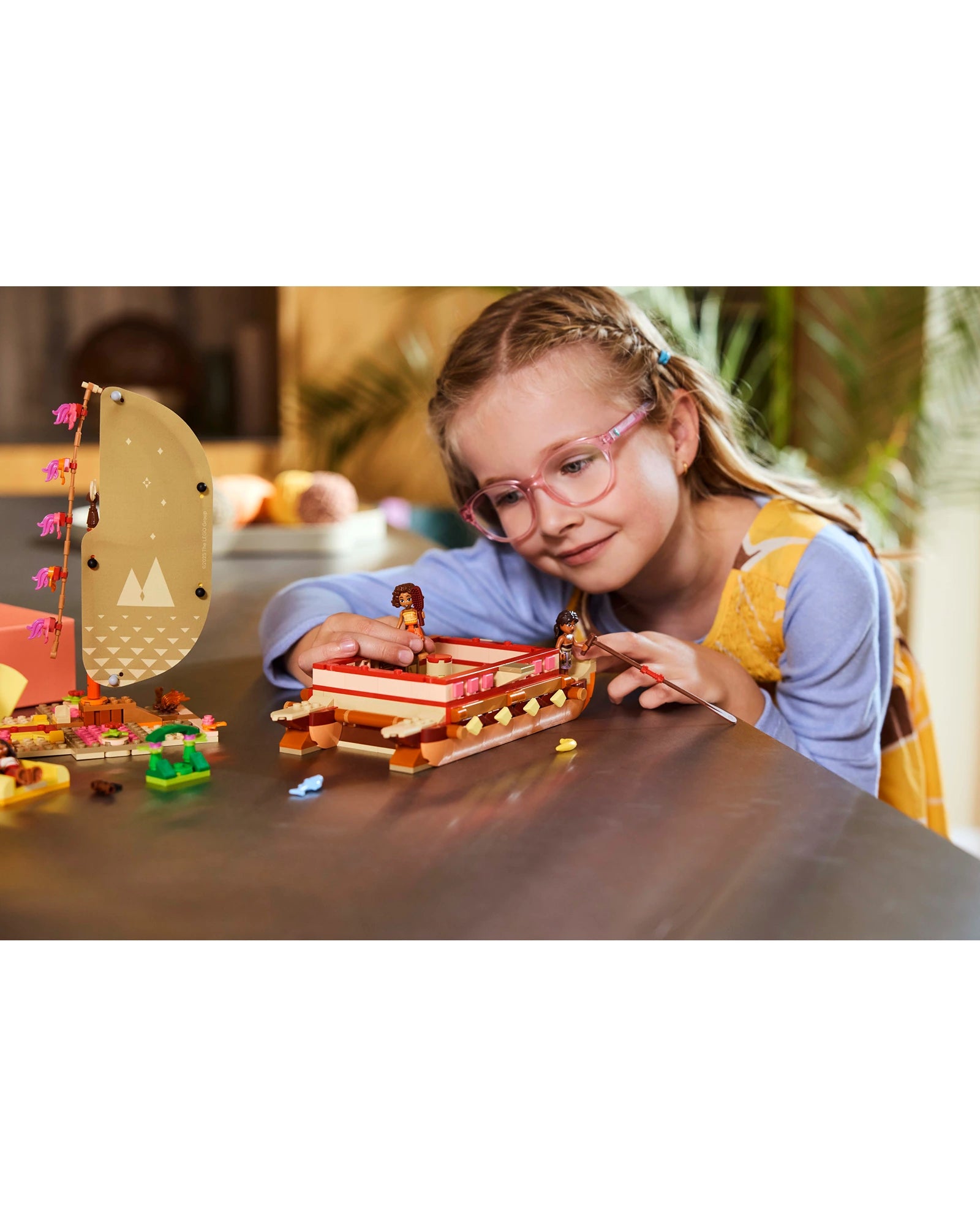 43270 Moanas Adventure Canoe