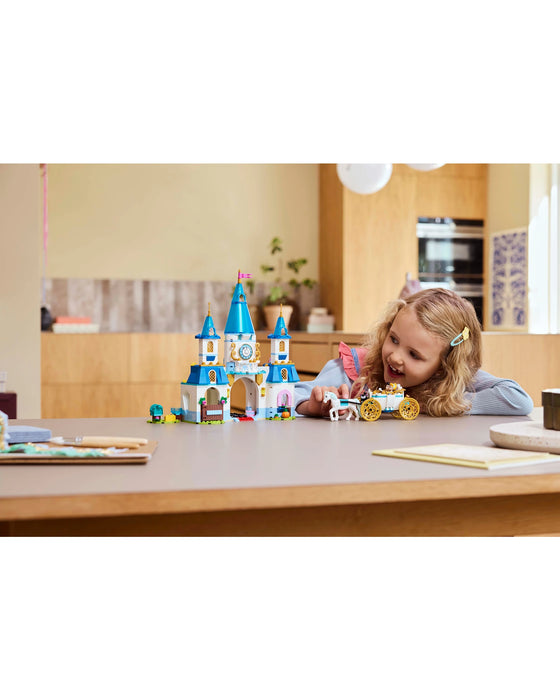 43275 Cinderellas Castle & Horse Carriage