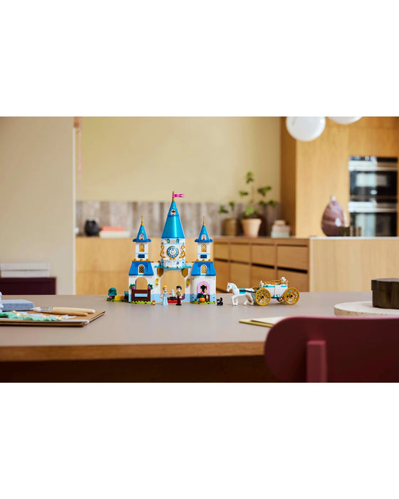 43275 Cinderellas Castle & Horse Carriage