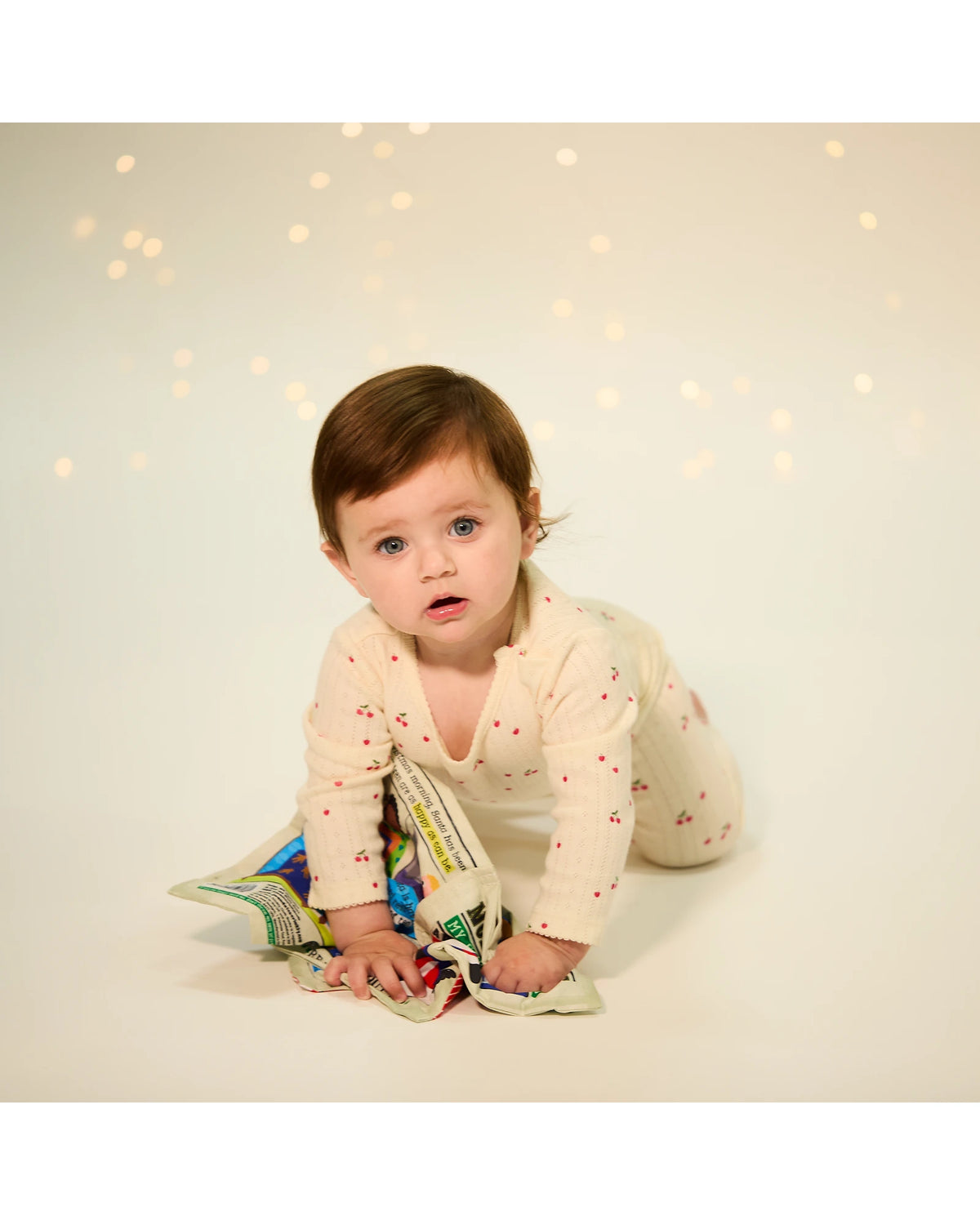 Jo & Nic'S Crinkly Cloth Books - A Busy Night For Santa