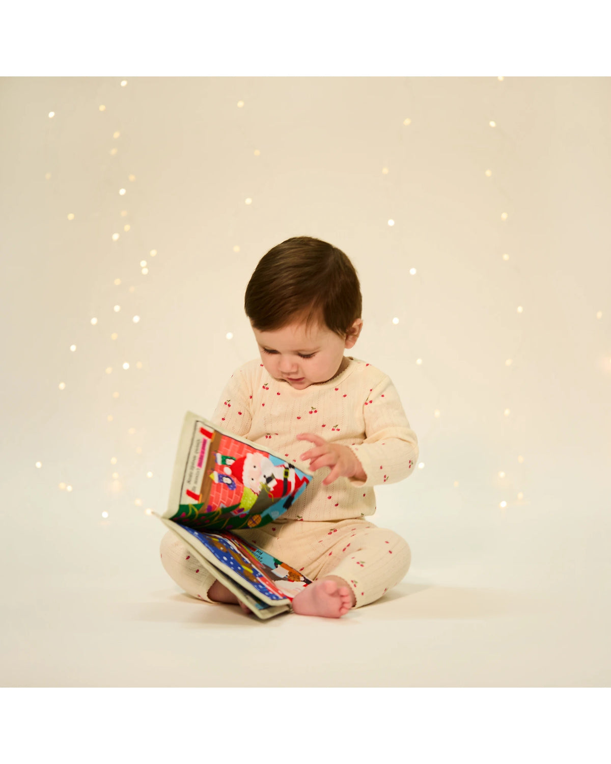 Jo & Nic'S Crinkly Cloth Books - A Busy Night For Santa