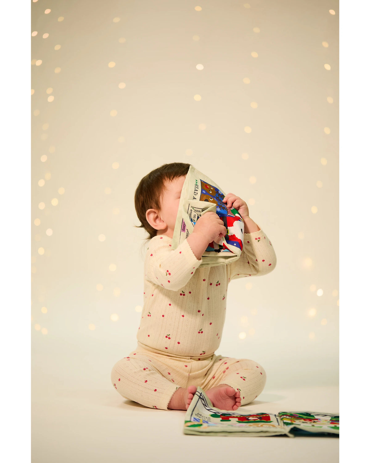 Jo & Nic'S Crinkly Cloth Books - A Busy Night For Santa