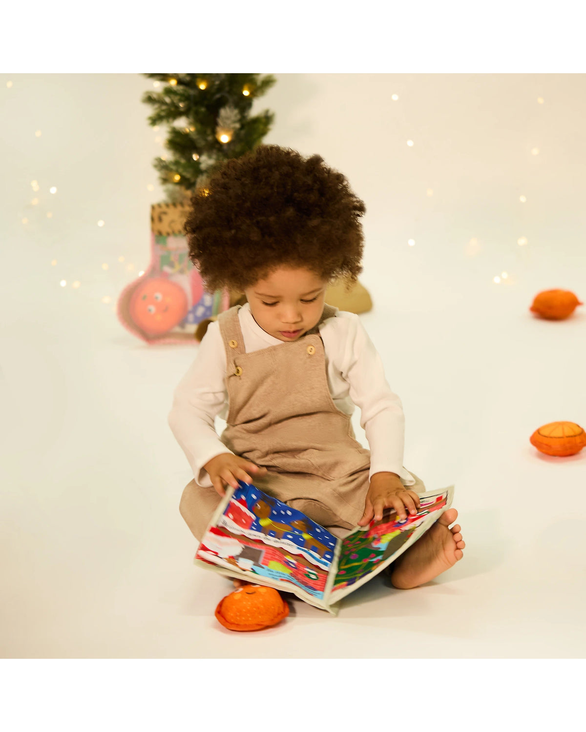 Jo & Nic'S Crinkly Cloth Books - A Busy Night For Santa