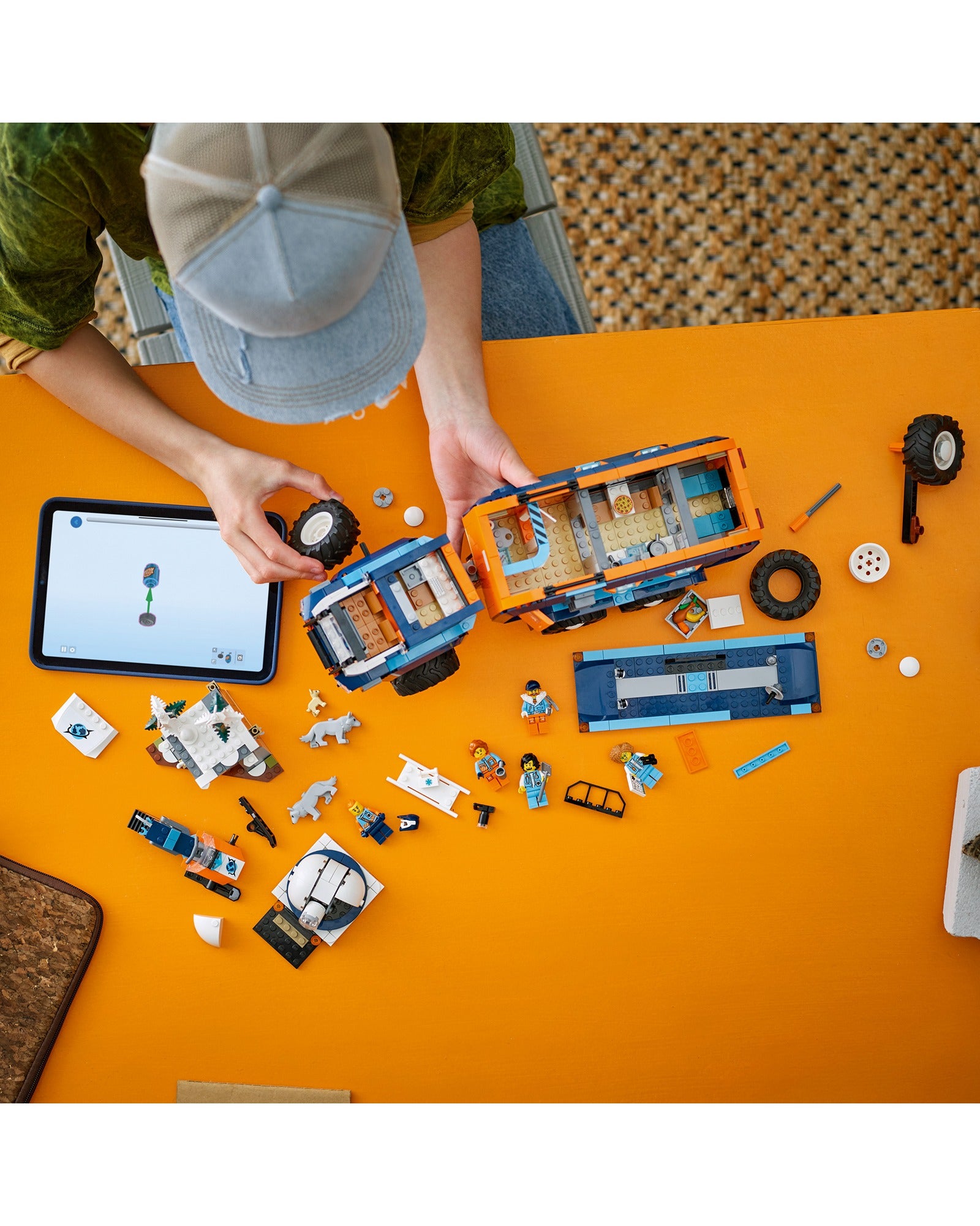 60471 Arctic Explorer Science Lab Truck