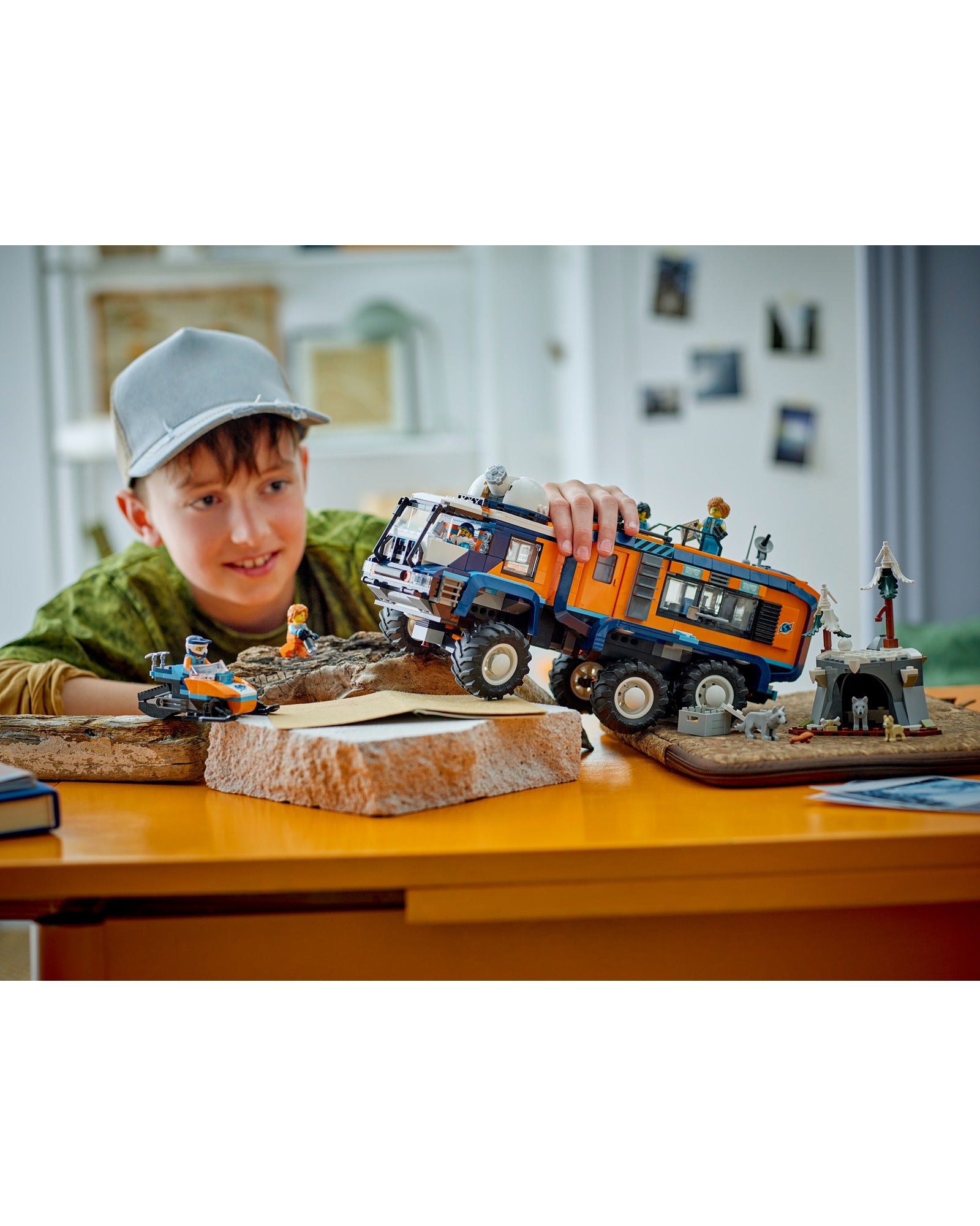 60471 Arctic Explorer Science Lab Truck