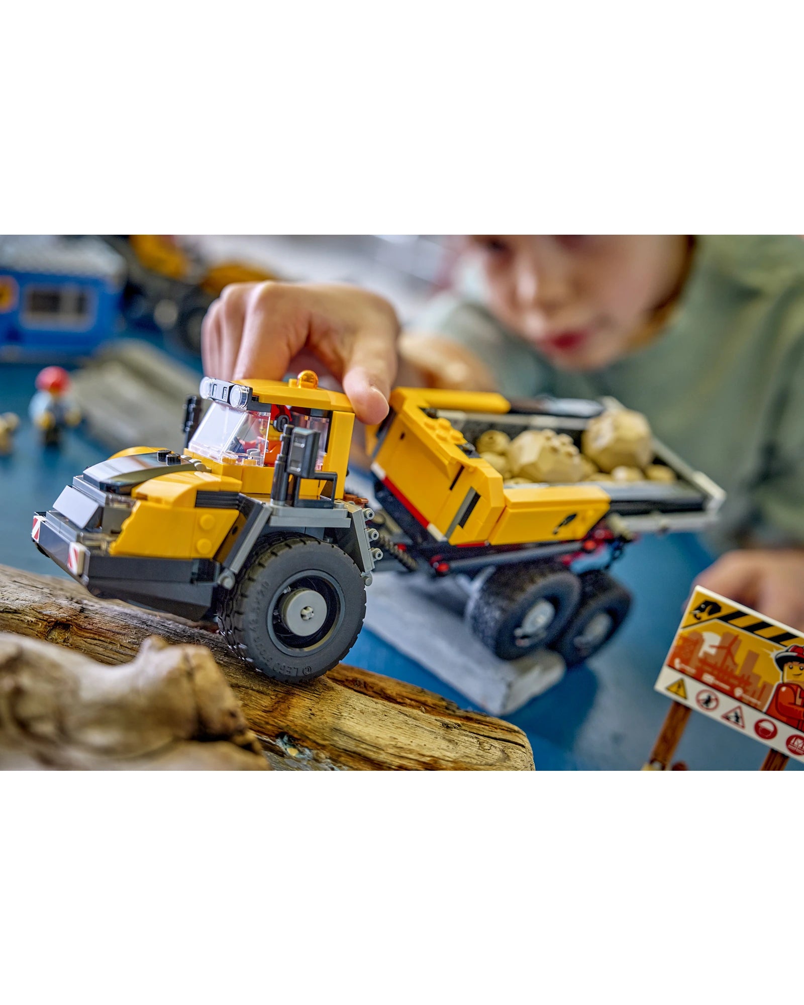 60494 Dump Truck & Front End Loader