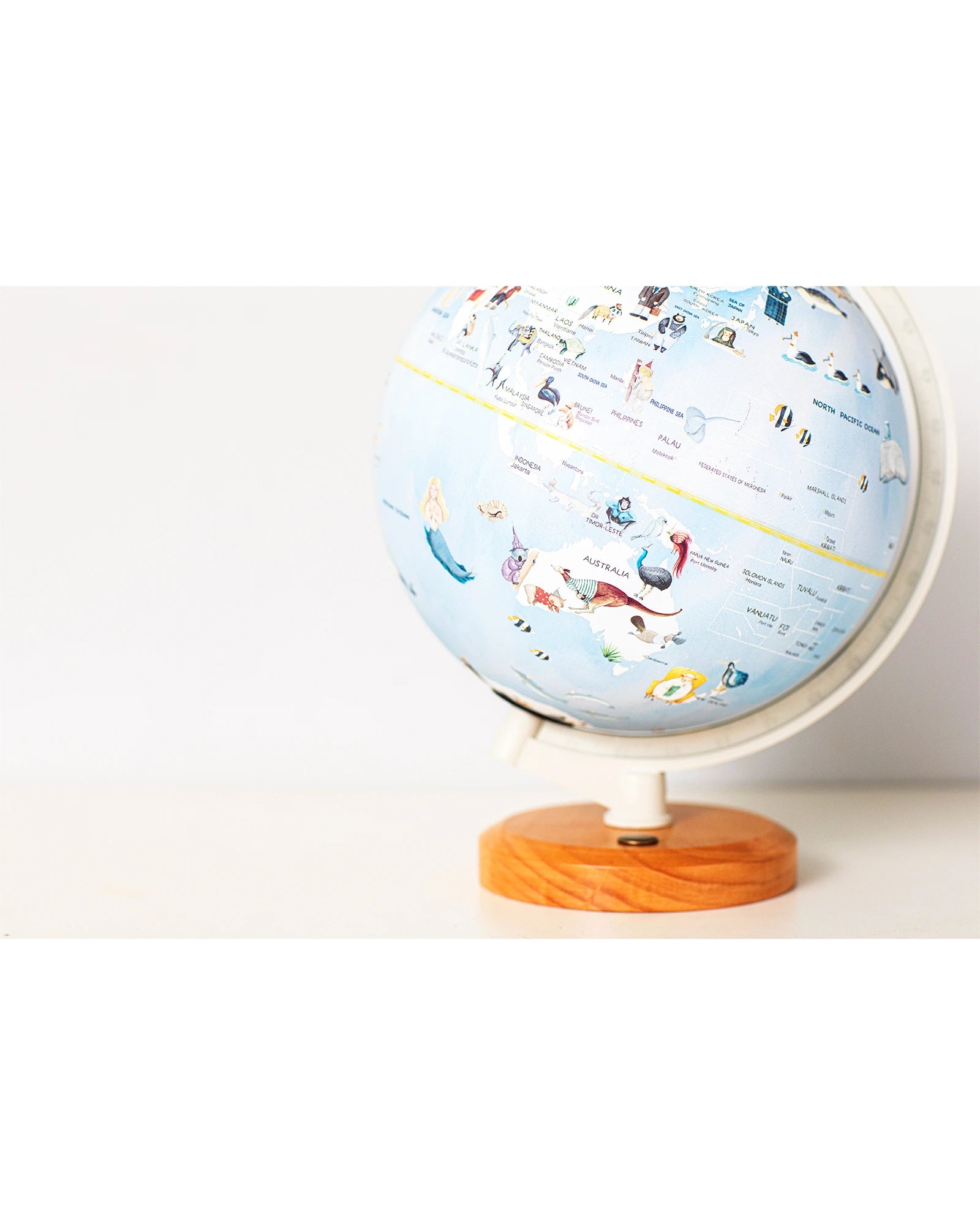 Wildlife World Globe