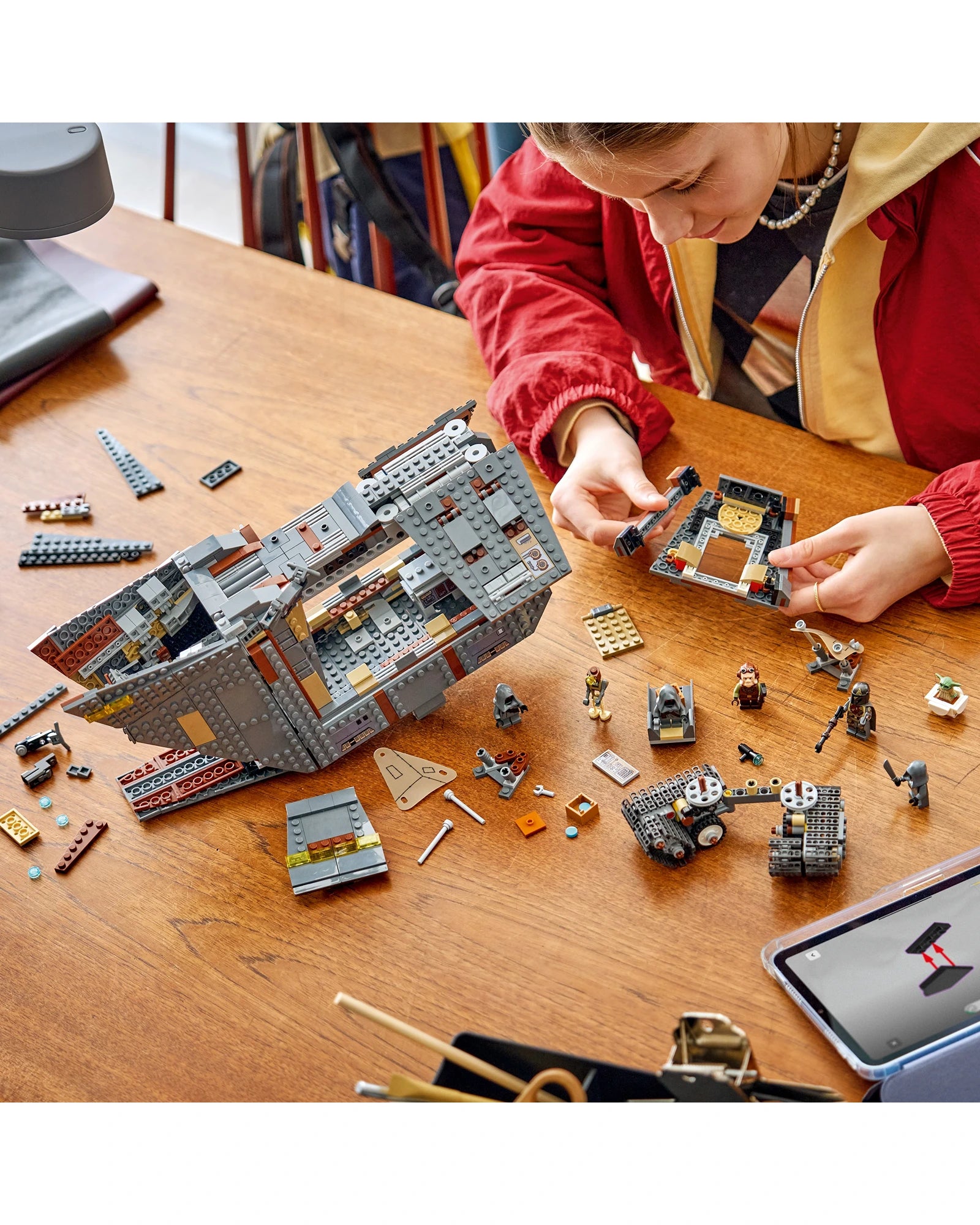 75453 Offworld Sandcrawler and Mudhorn