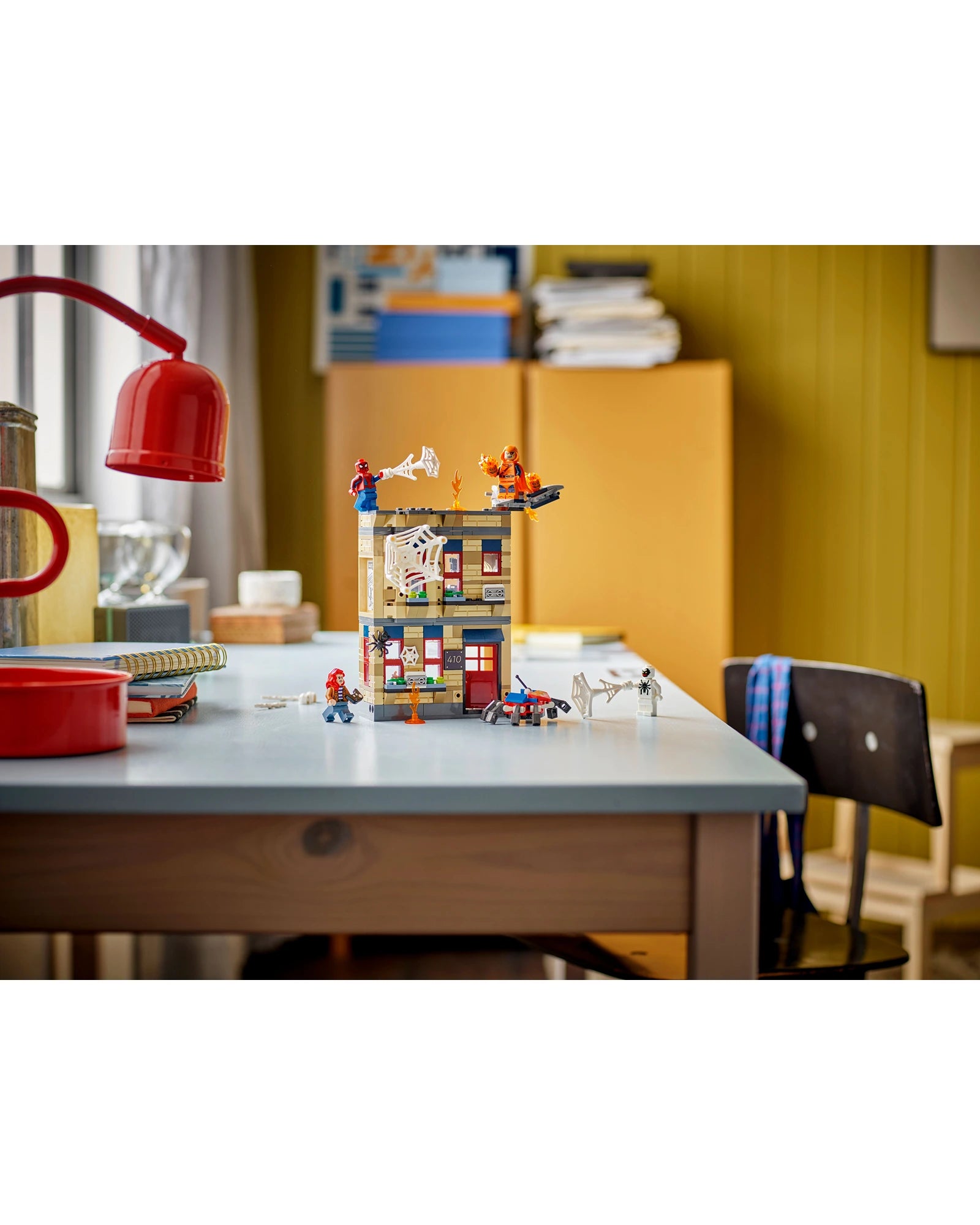 76317 Peter Parker’s Apartment