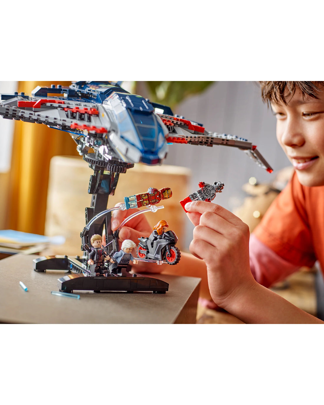 76325 Avengers: Age of Ultron Quinjet