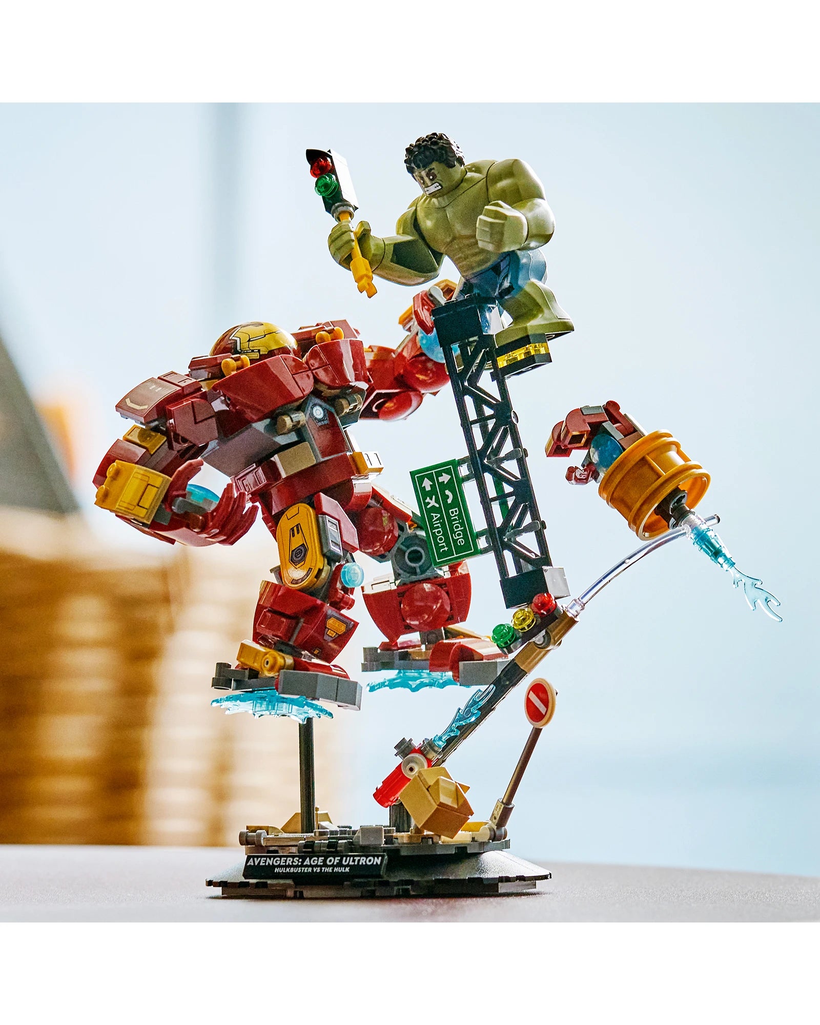 76343 Epic Battle Hulkbuster vs The Hulk