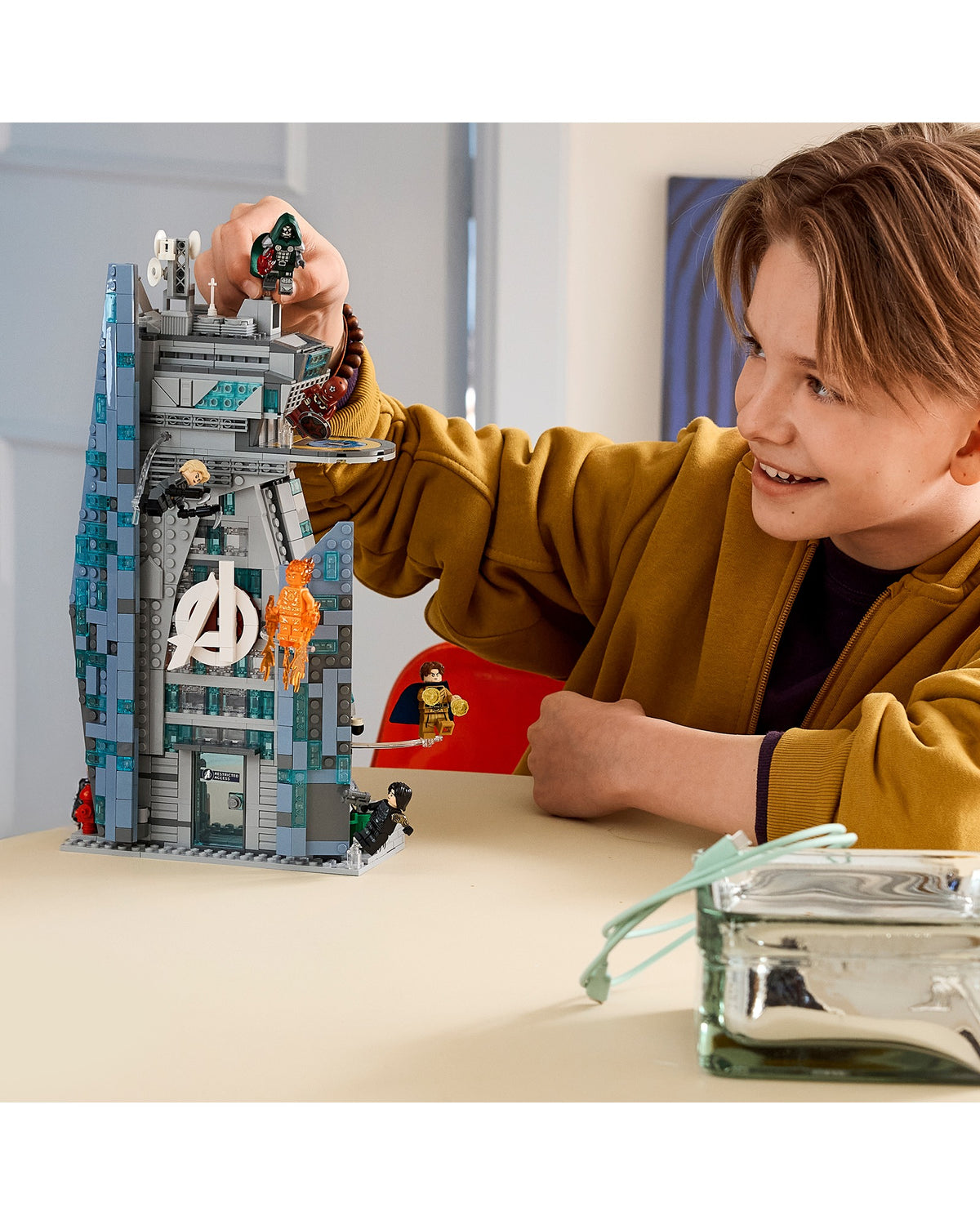 76352 Avengers Doomsday New Avengers Tower