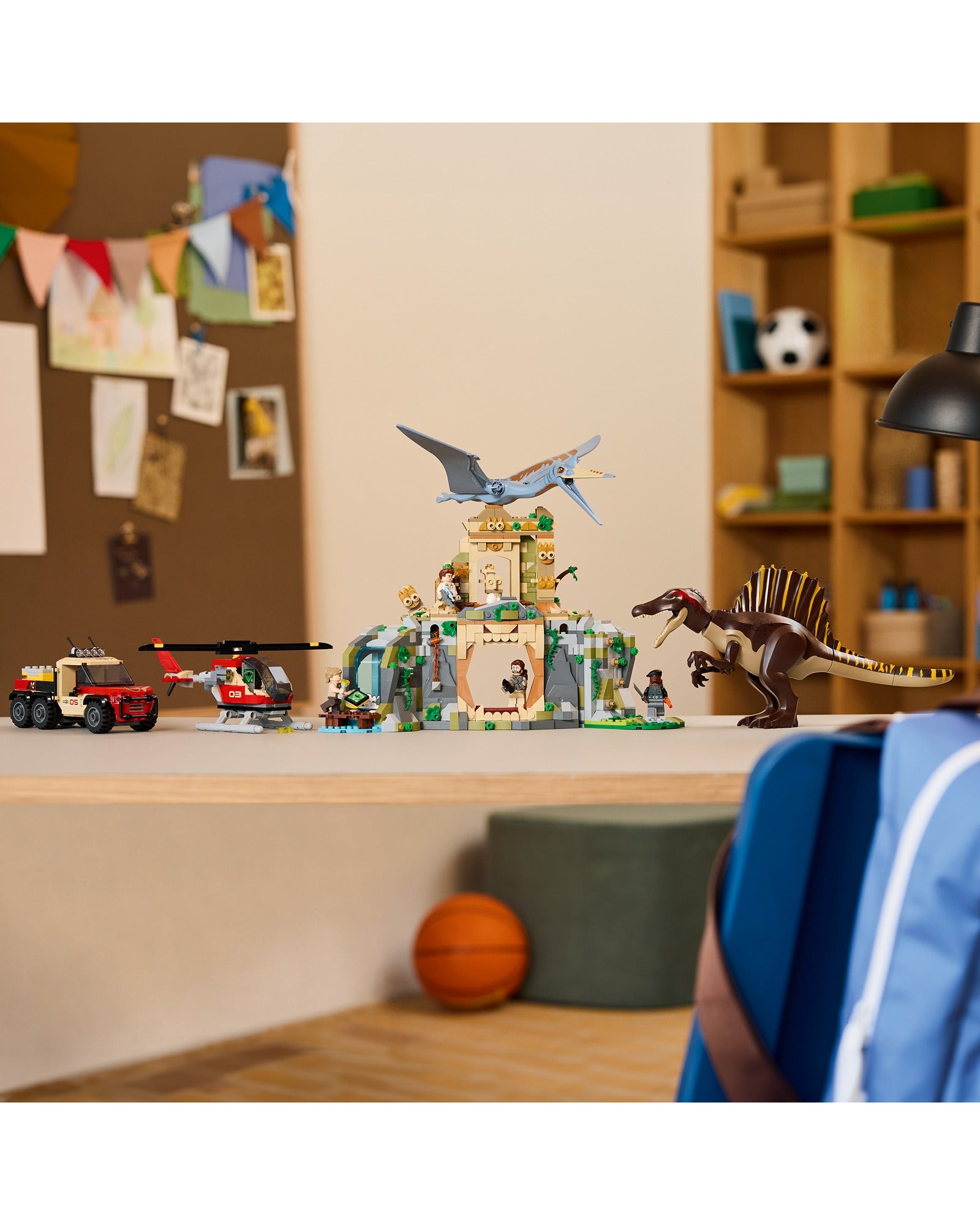 76976 Spinosaurus & Quetzalcoatlus Air Mission