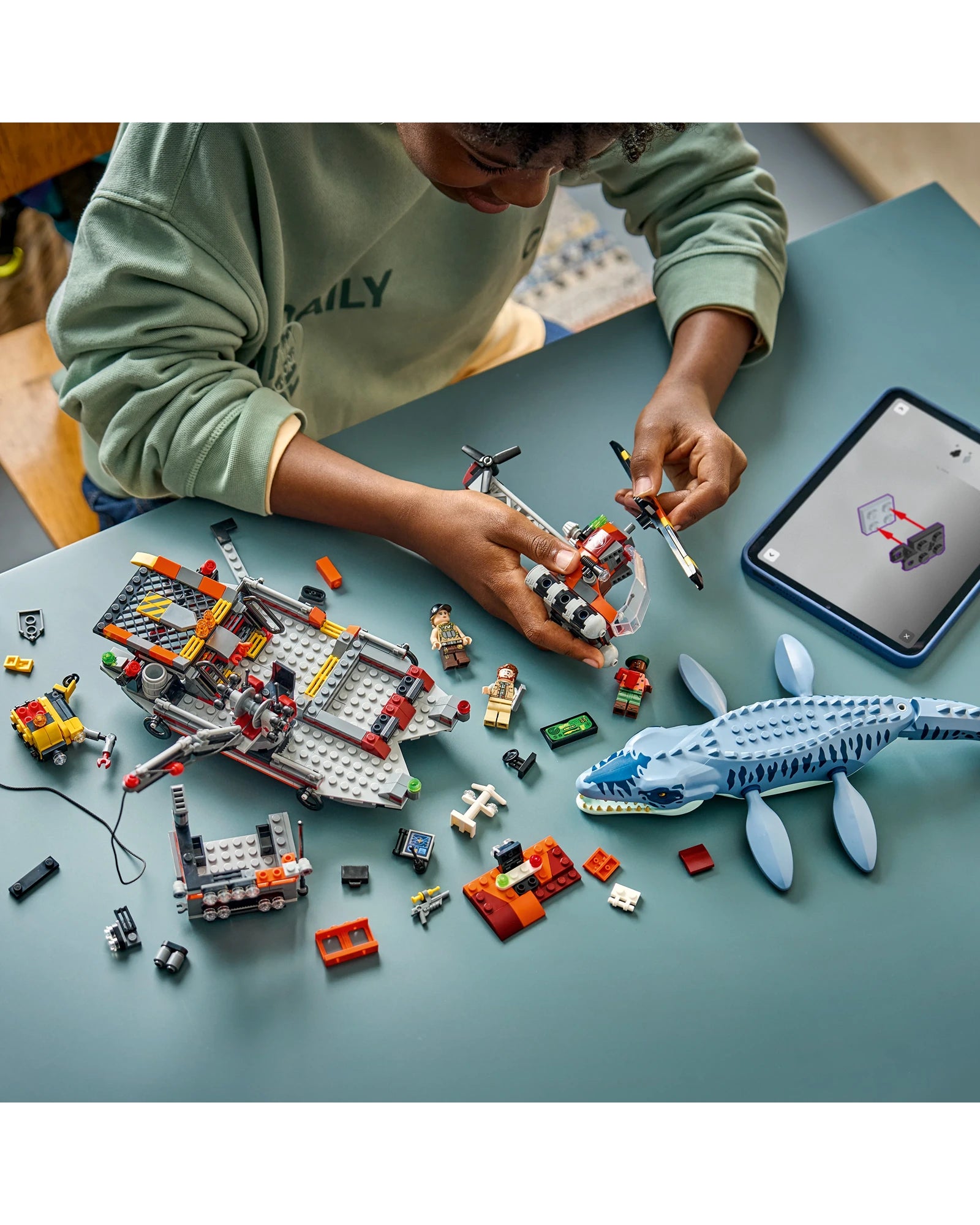 77983 Mosasaurus Dinosaur Boat Attack