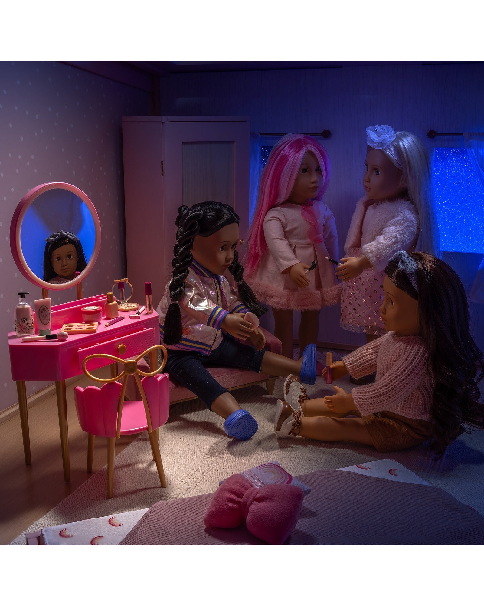 Vanity with Chair & Accessories