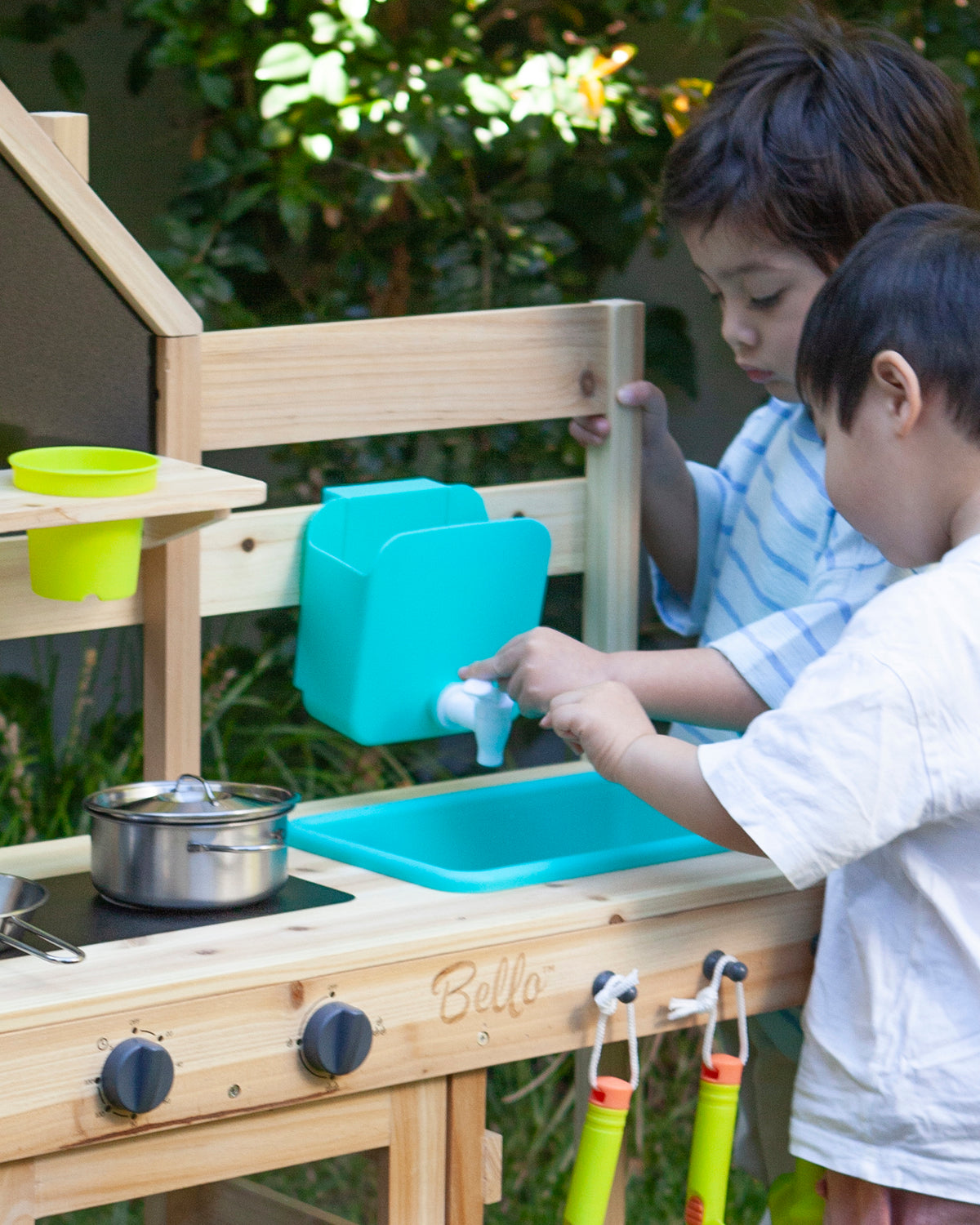 Sunny Days Mud Café
