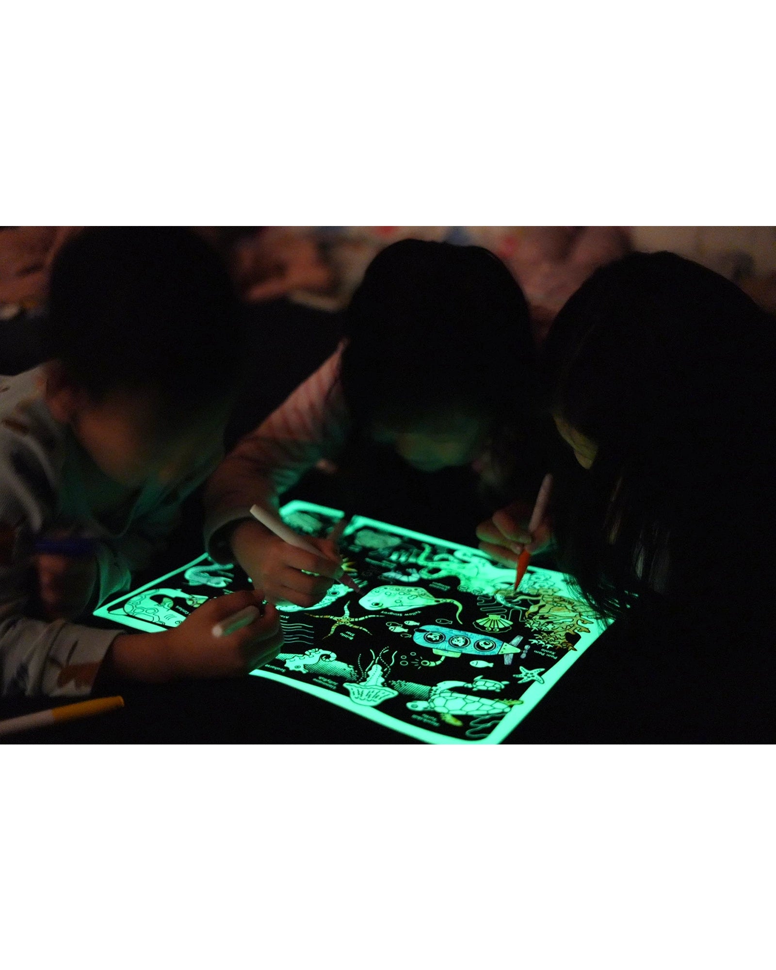 HeyDoodle Glow-in-the-deep Classic Colouring & Doodle Mat