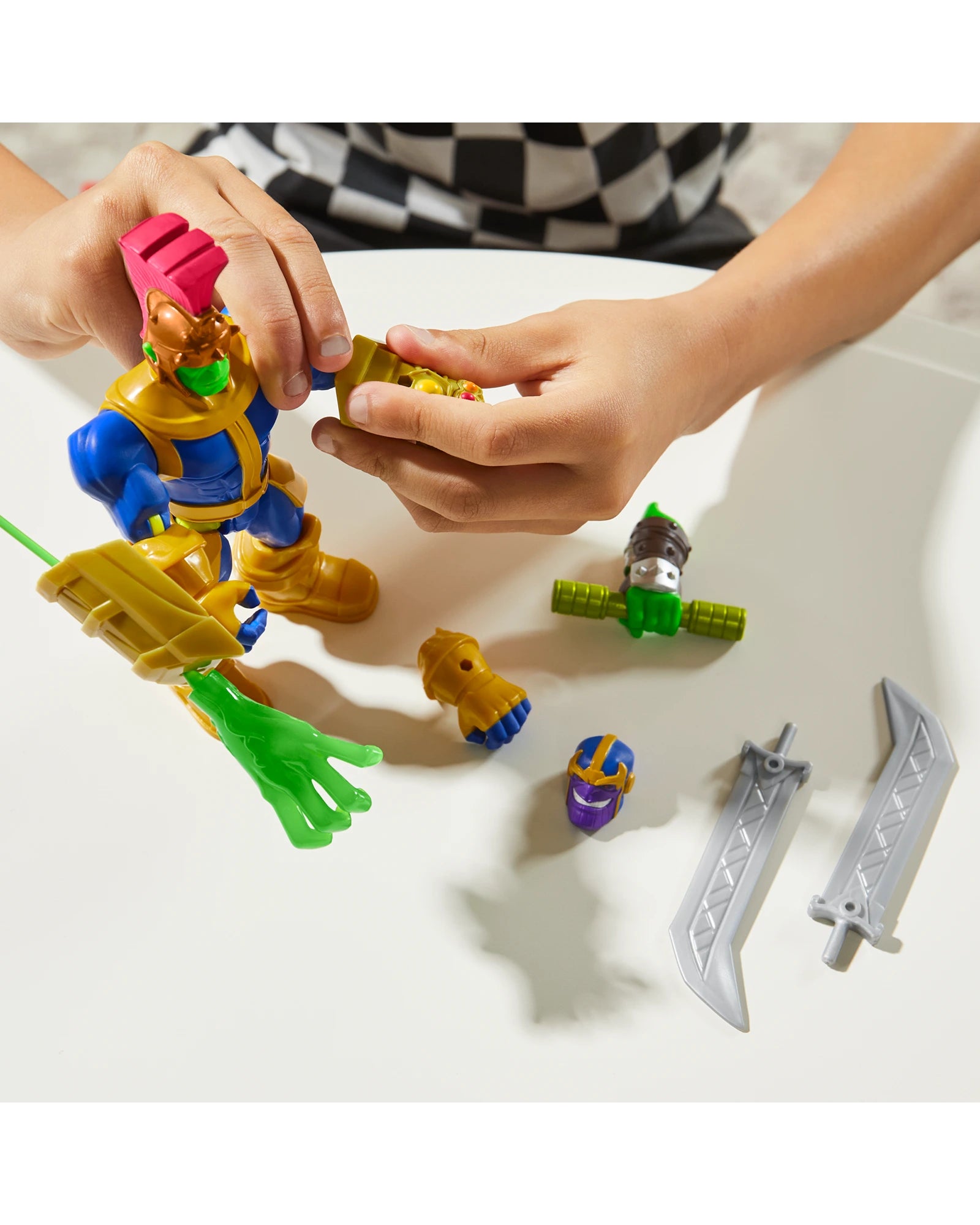 Avengers Mixmashers Deluxe Assorted