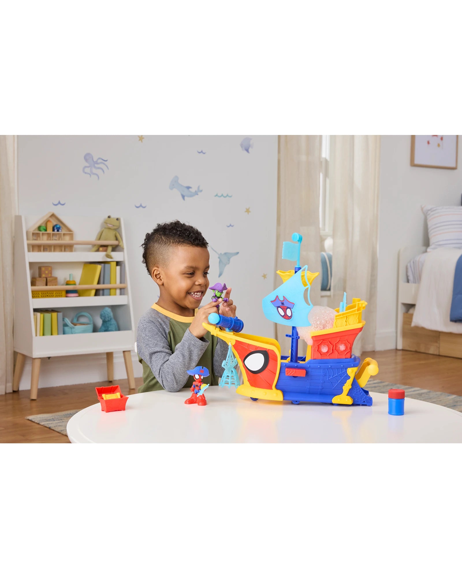 Spidey and Friends Webs Ahoy Bubble Ship