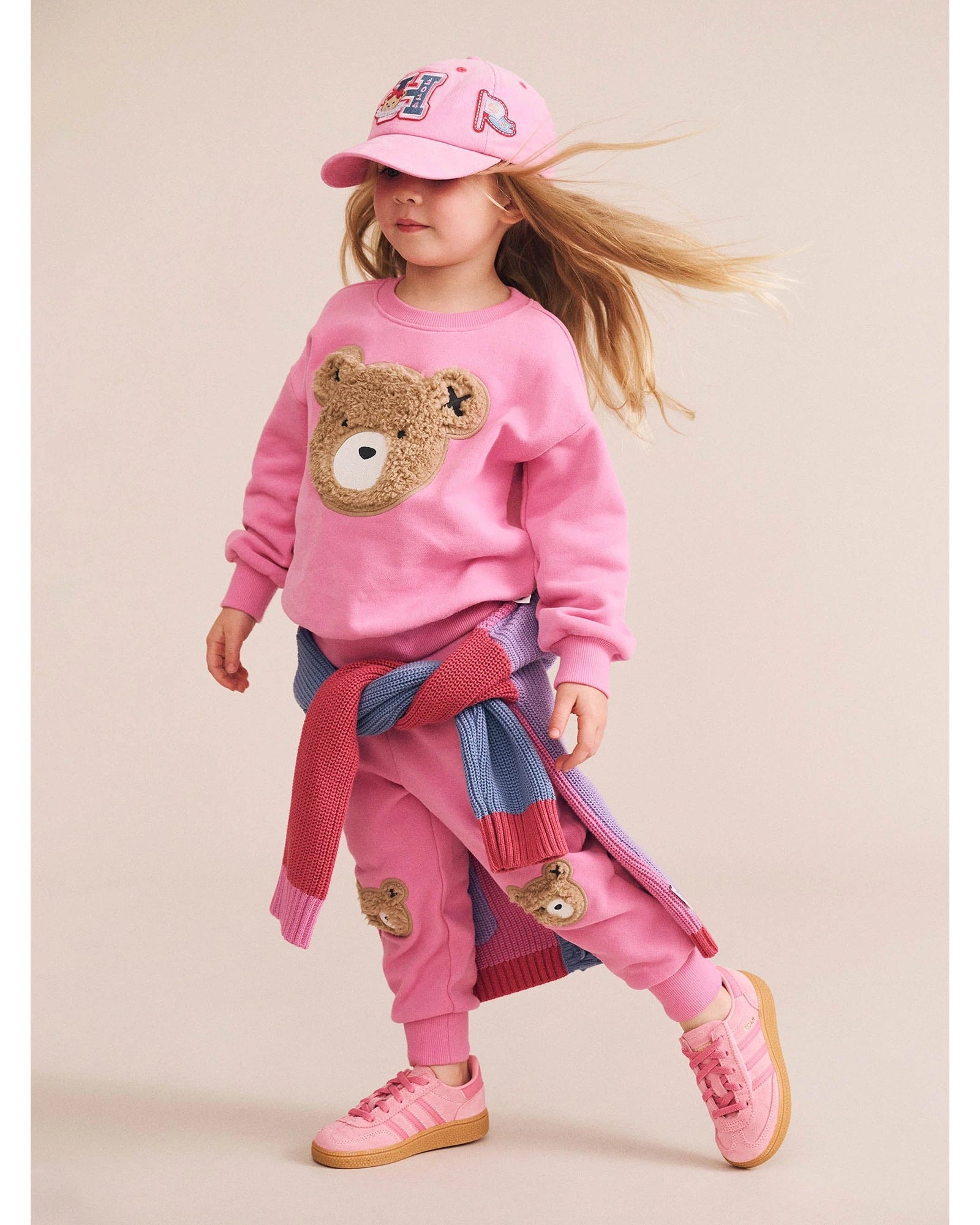 Furry Huxbear Sweatshirt - Strawberry