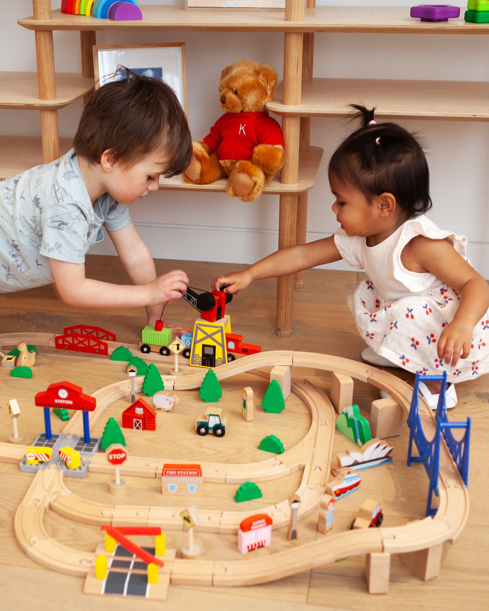 Bello Town & Country Train Set