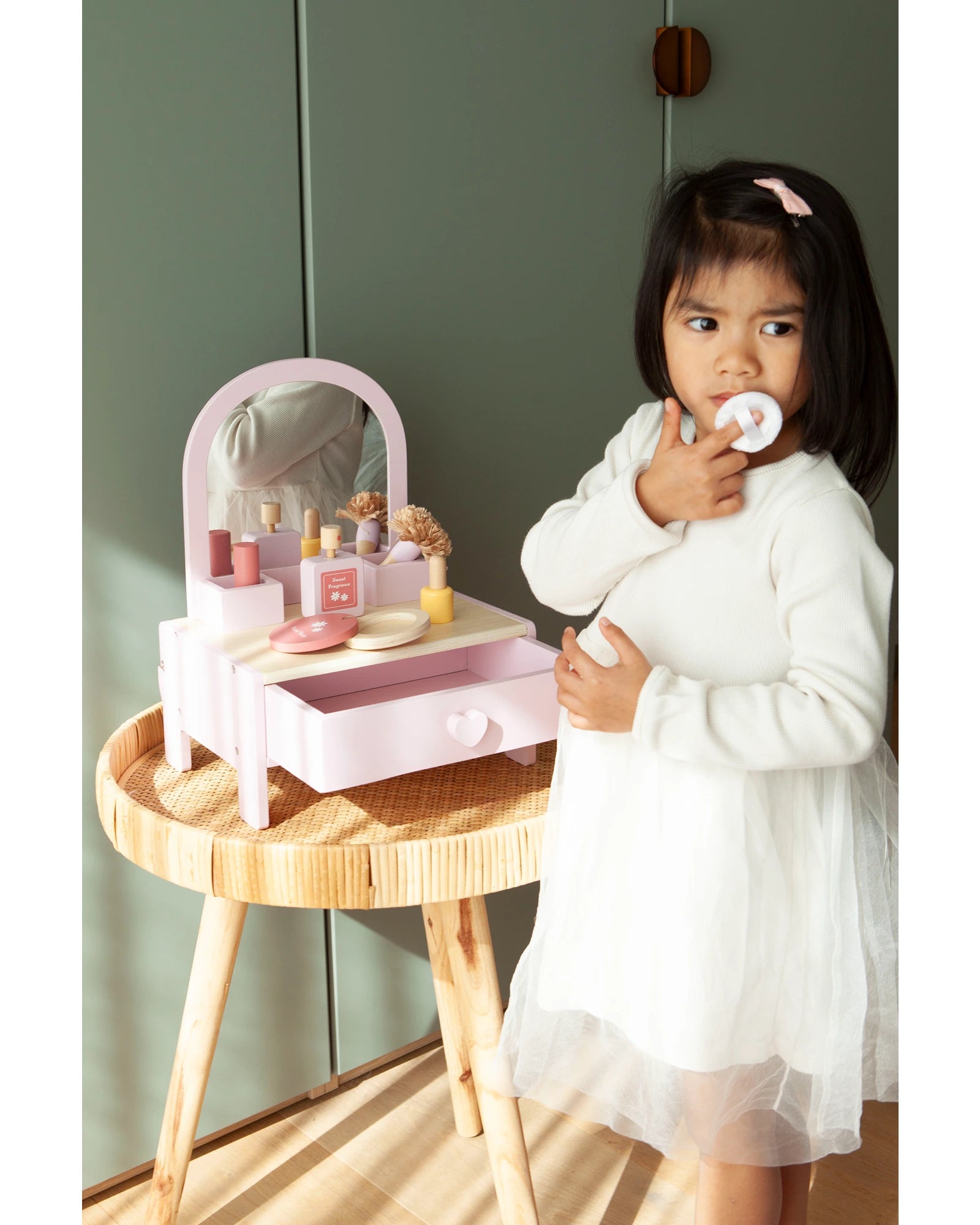 Jolie Vanity
