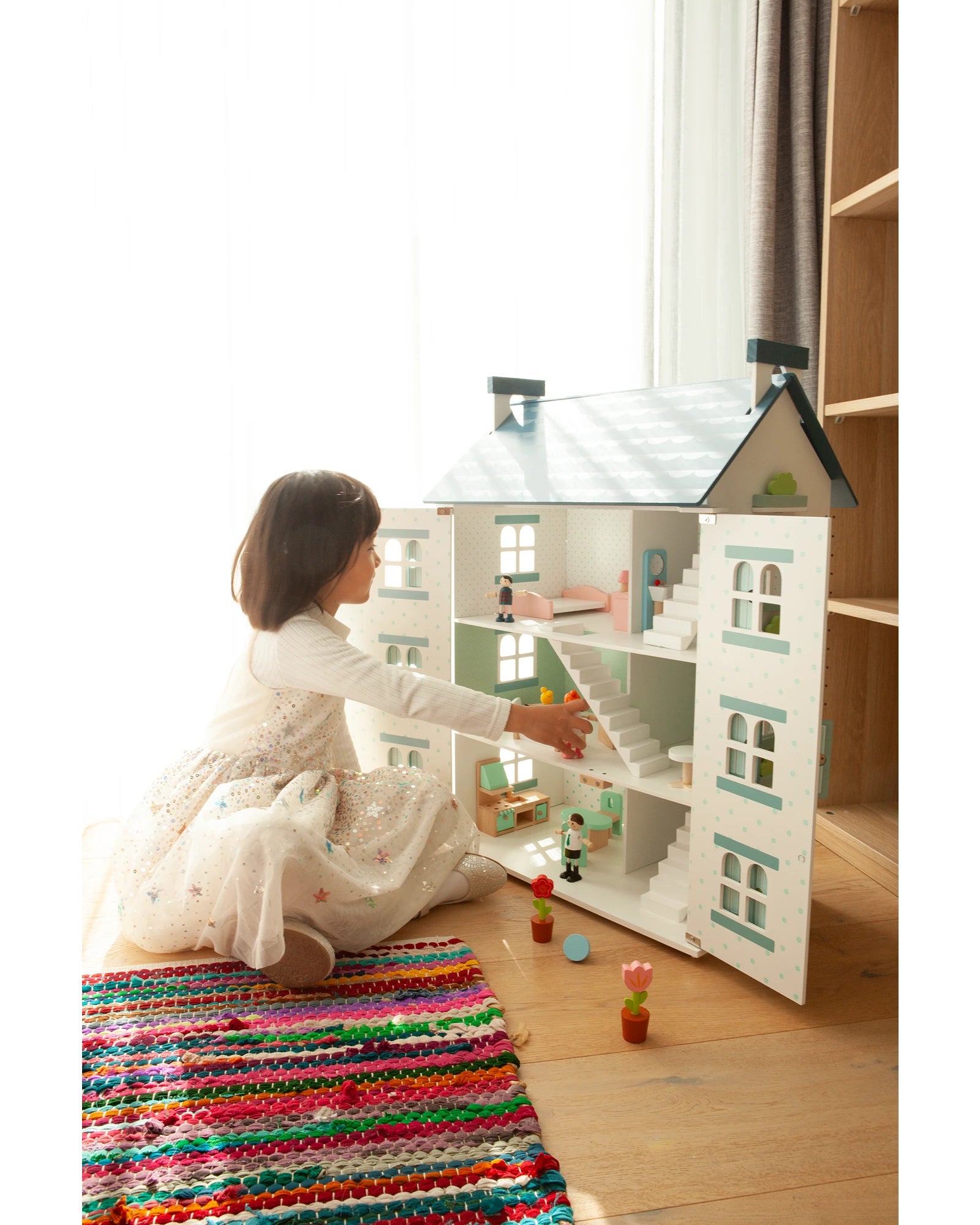 Kidstuff shop dolls house