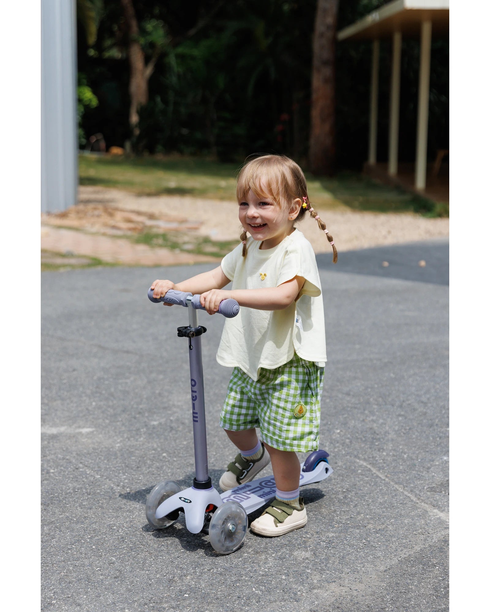 Micro Mini Deluxe 6-in-1 Rock & Go LED Scooter - Lavender Mist