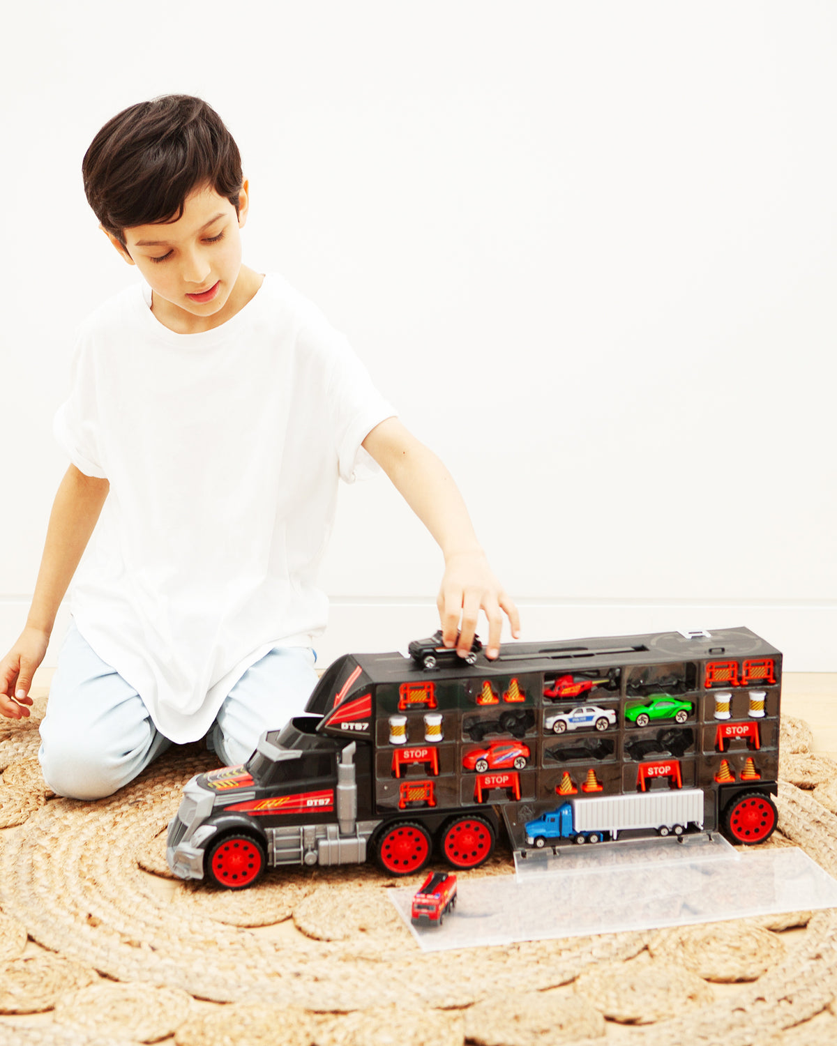 Rallye Truck Carry Case — Kidstuff