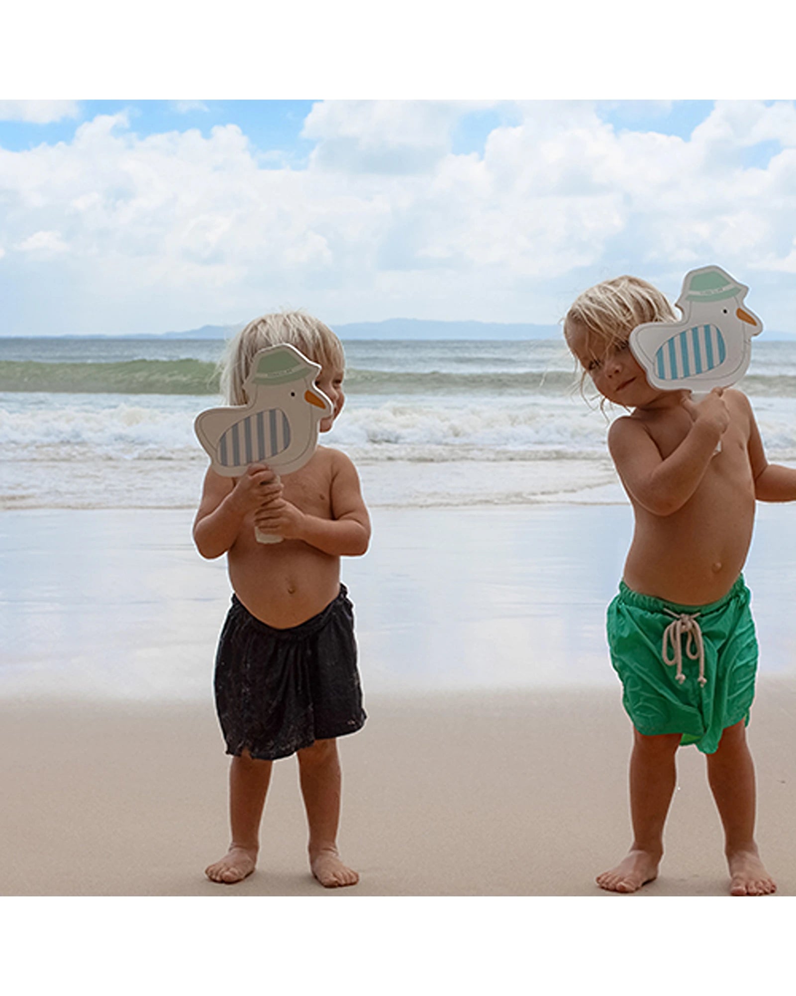 Sunnylife Kids Velcro Beach Bats Sammy the Seagull Blue Stripe